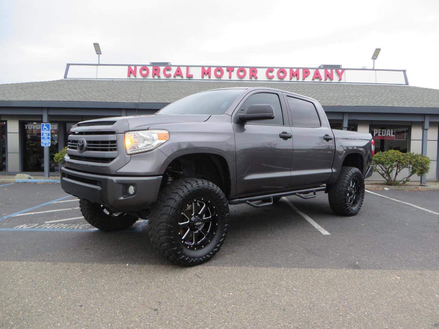 2014 Charcoal Toyota Tundra CrewMax SR5 5.7L V8 CrewMax 4WD (5TFDY5F14EX) with an V8 5.7 Liter engine, Automatic 6-Spd w/Sequential Mode transmission, located at 2630 Grass Valley Highway, Auburn, CA, 95603, (530) 508-5100, 38.937893, -121.095482 - BDS 7" lift kit, Fox remote reservoir coilovers, Fox 2.0 rear shocks, 37" Toyo MT tires, 20" Gear Alloy Big Block wheels, N-Fab running boards, Air Bags, Amp Bed extender, Weathertech floor liners, and window tint. - Photo#0