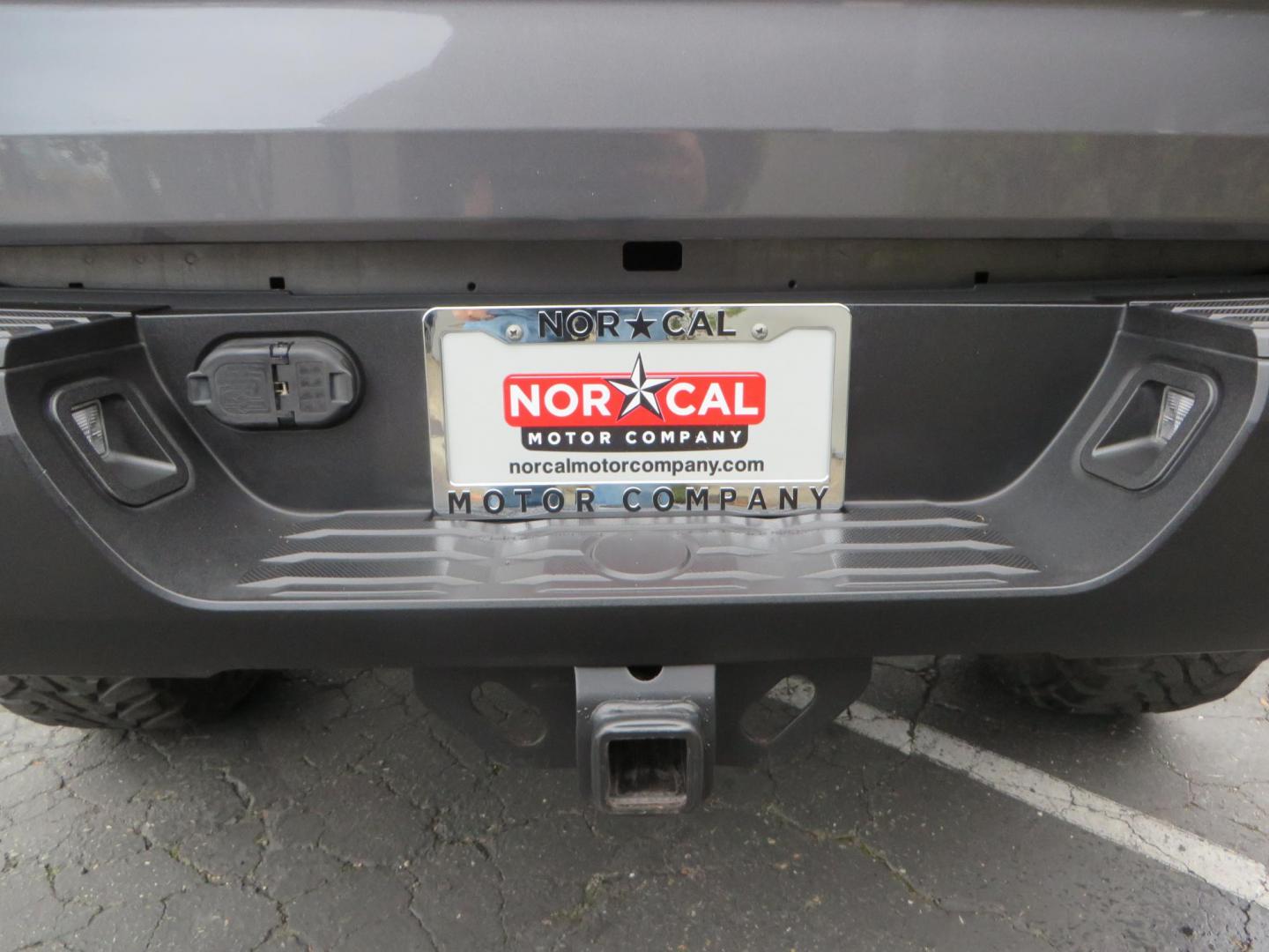 2014 Charcoal Toyota Tundra CrewMax SR5 5.7L V8 CrewMax 4WD (5TFDY5F14EX) with an V8 5.7 Liter engine, Automatic 6-Spd w/Sequential Mode transmission, located at 2630 Grass Valley Highway, Auburn, CA, 95603, (530) 508-5100, 38.937893, -121.095482 - BDS 7" lift kit, Fox remote reservoir coilovers, Fox 2.0 rear shocks, 37" Toyo MT tires, 20" Gear Alloy Big Block wheels, N-Fab running boards, Air Bags, Amp Bed extender, Weathertech floor liners, and window tint. - Photo#16