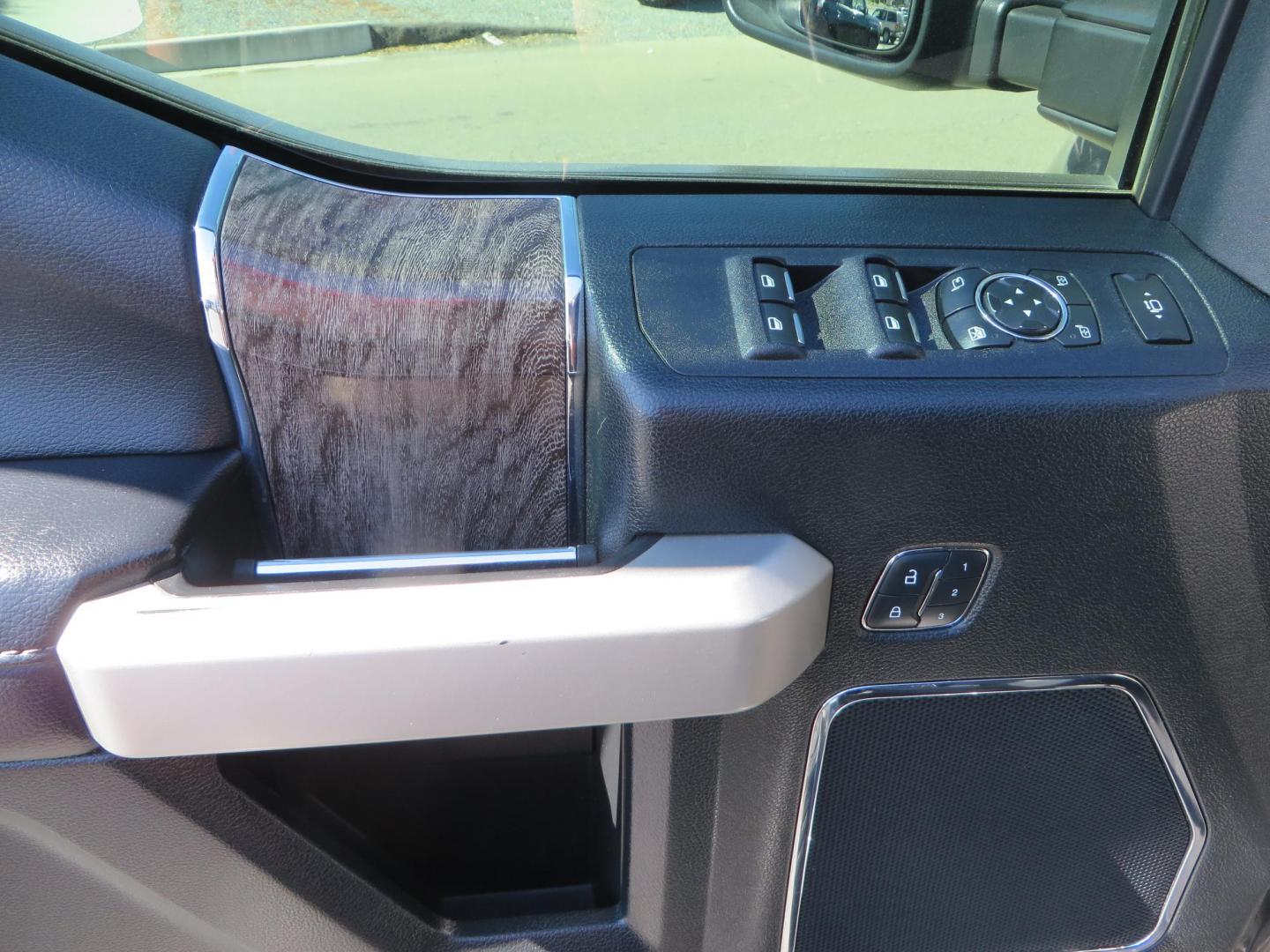 2019 Charcoal /BLACK Ford F250 Super Duty Crew Cab Lariat Crew Cab 4WD (1FT7W2BT0KE) with an V8 Turbo Diesel 6.7 Liter engine, Automatic 6-Spd w/SelectShift and TorqShift-G transmission, located at 2630 Grass Valley Highway, Auburn, CA, 95603, (530) 508-5100, 38.937893, -121.095482 - Features - BDS 4" radius arm suspension system, Fox 2.0 shocks, 37" NItto Ridge Grappler tires, 20" Method NV wheels, and window tint. - Photo#21