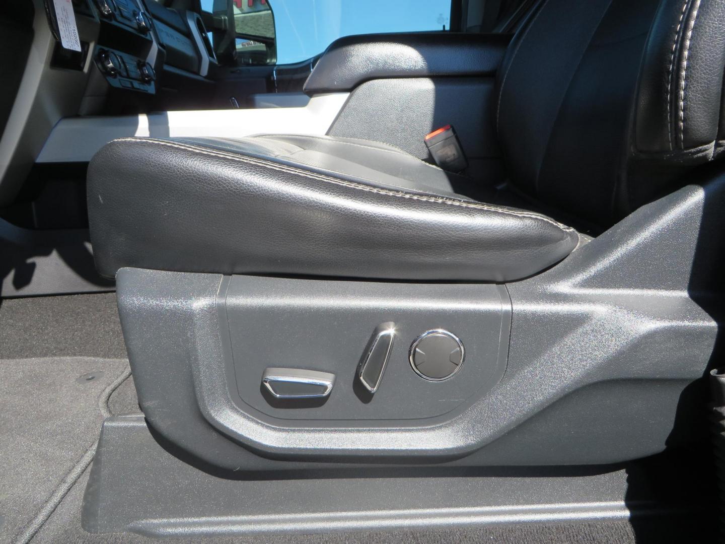 2019 Charcoal /BLACK Ford F250 Super Duty Crew Cab Lariat Crew Cab 4WD (1FT7W2BT0KE) with an V8 Turbo Diesel 6.7 Liter engine, Automatic 6-Spd w/SelectShift and TorqShift-G transmission, located at 2630 Grass Valley Highway, Auburn, CA, 95603, (530) 508-5100, 38.937893, -121.095482 - Features - BDS 4" radius arm suspension system, Fox 2.0 shocks, 37" NItto Ridge Grappler tires, 20" Method NV wheels, and window tint. - Photo#24