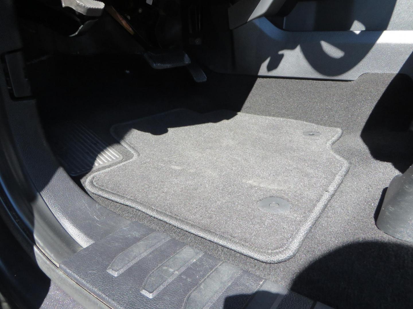 2019 Charcoal /BLACK Ford F250 Super Duty Crew Cab Lariat Crew Cab 4WD (1FT7W2BT0KE) with an V8 Turbo Diesel 6.7 Liter engine, Automatic 6-Spd w/SelectShift and TorqShift-G transmission, located at 2630 Grass Valley Highway, Auburn, CA, 95603, (530) 508-5100, 38.937893, -121.095482 - Features - BDS 4" radius arm suspension system, Fox 2.0 shocks, 37" NItto Ridge Grappler tires, 20" Method NV wheels, and window tint. - Photo#26