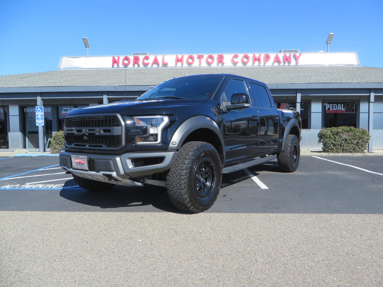 2018 Ford F-150 Raptor SuperCrew 4WD (1FTFW1RG5JF) with an 3.5 V6 engine, 6A transmission, located at 2630 Grass Valley Highway, Auburn, CA, 95603, (530) 508-5100, 38.937893, -121.095482 - Photo #0