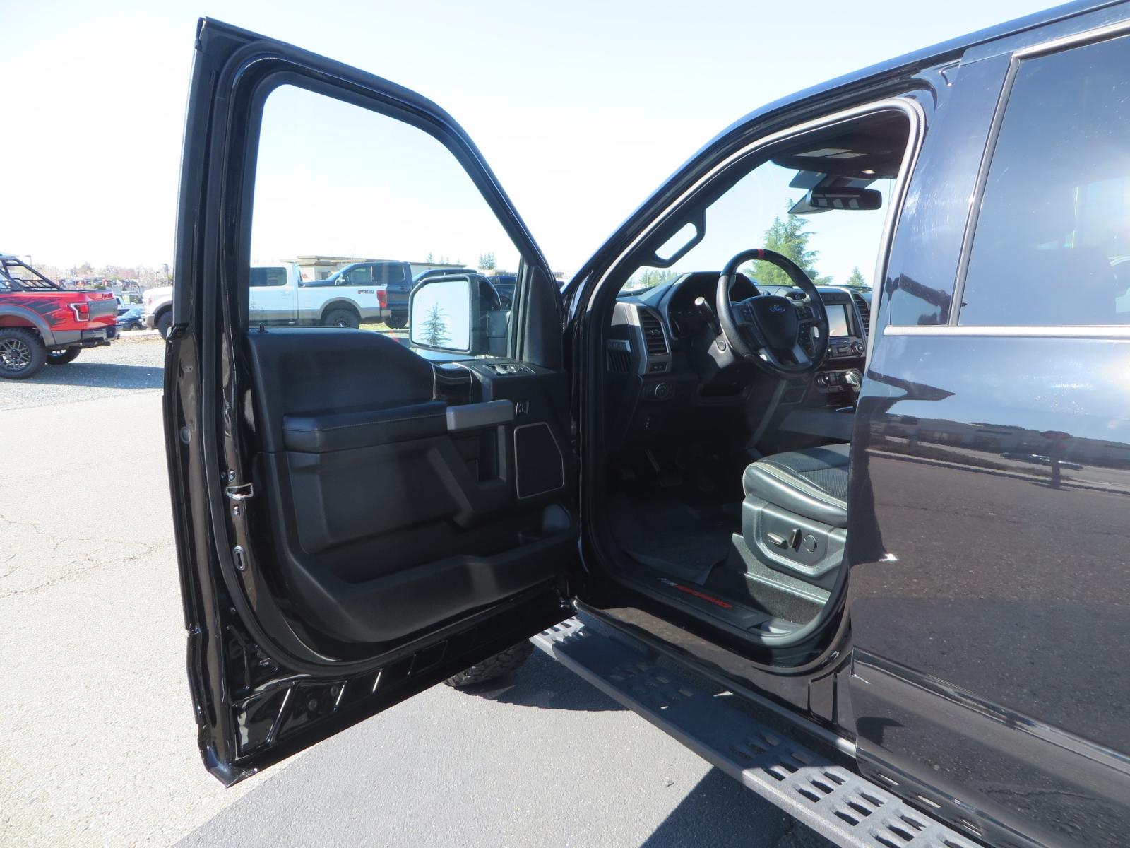 2018 Ford F-150 Raptor SuperCrew 4WD (1FTFW1RG5JF) with an 3.5 V6 engine, 6A transmission, located at 2630 Grass Valley Highway, Auburn, CA, 95603, (530) 508-5100, 38.937893, -121.095482 - Photo #14
