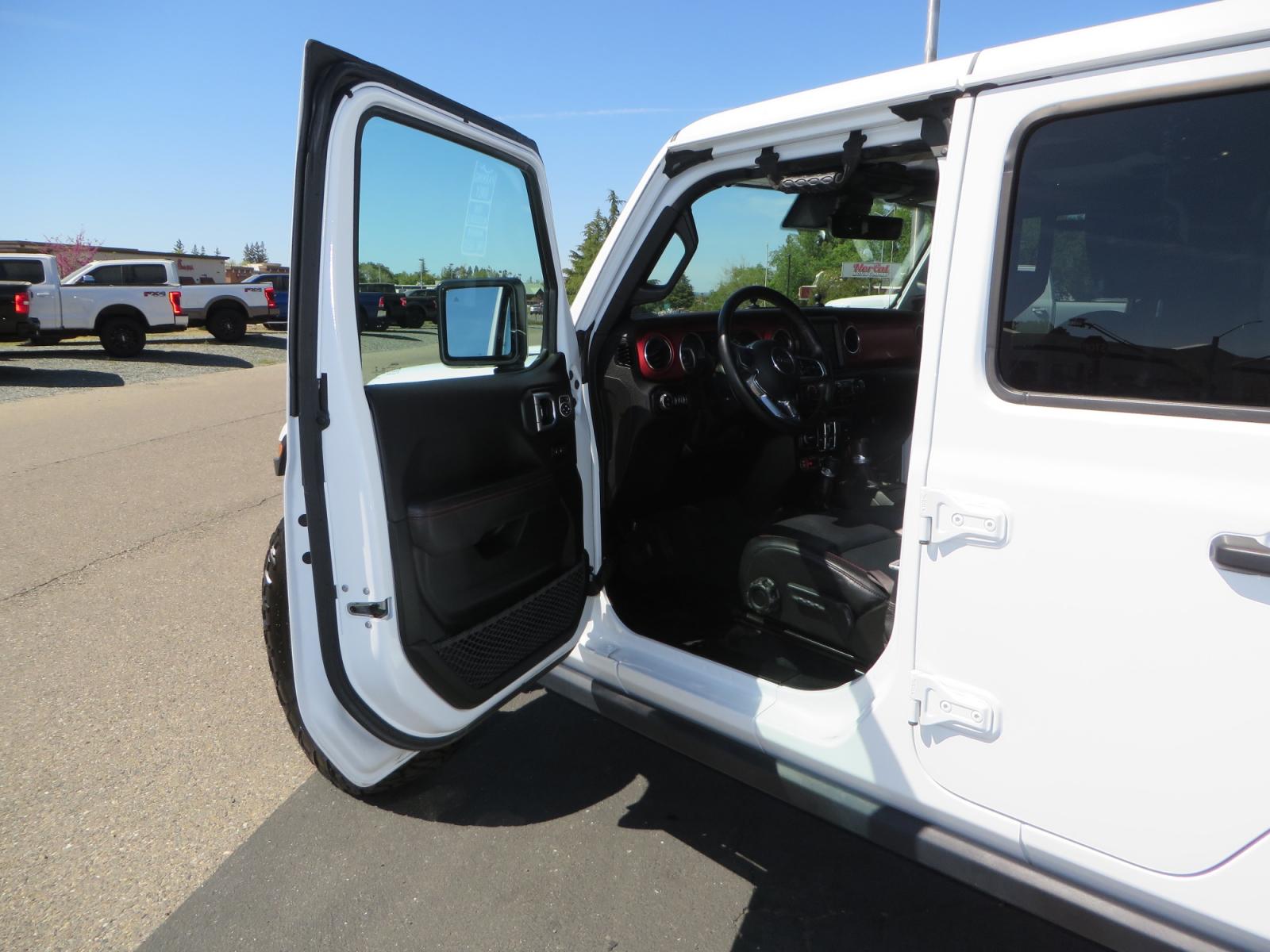 2020 White /BLACK Jeep Gladiator Rubicon (1C6JJTBG3LL) with an 3.6L V6 DOHC 24V engine, 6M transmission, located at 2630 Grass Valley Highway, Auburn, CA, 95603, (530) 508-5100, 38.937893, -121.095482 - Clean Gladiator Rubicon Featuring 17" Teraflex Nomad wheels with quick dump air valves, 37" Nitto Ridge Grappler tires, Next Venture front bumper, Warn 10-S winch, Factor 55 winch fairlead and Ultra hook. - Photo #17