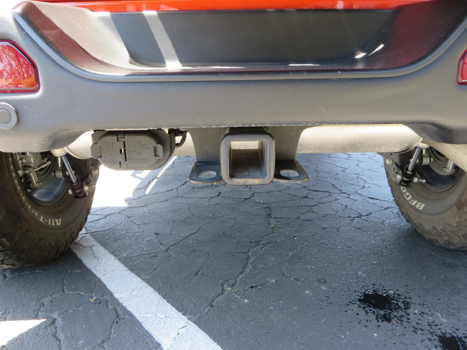 2020 ORANGE /black Jeep Wrangler Rubicon (1C4HJXCG3LW) with an 3.6L V6 DOHC 24V FFV engine, 6A transmission, located at 2630 Grass Valley Highway, Auburn, CA, 95603, (530) 508-5100, 38.937893, -121.095482 - Photo #12