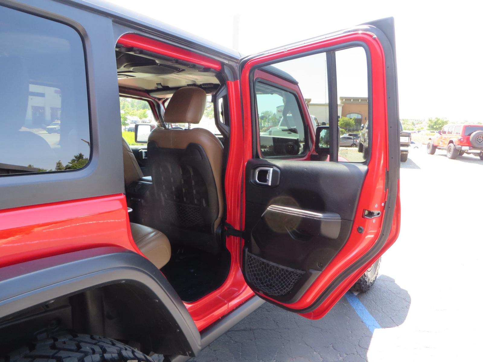 2020 Red /TAN Jeep Wrangler Unlimited Rubicon (1C4HJXFN8LW) with an 2.0L L4 DOHC 16V TURBO engine, 6A transmission, located at 2630 Grass Valley Highway, Auburn, CA, 95603, (530) 508-5100, 38.937893, -121.095482 - Photo #41