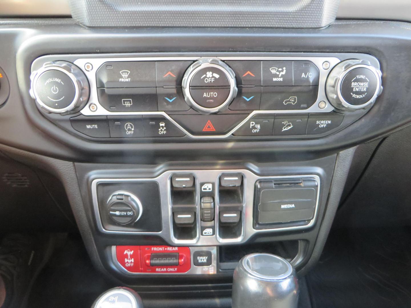 2020 Red /BLACK Jeep Wrangler Unlimited Rubicon (1C4HJXFN8LW) with an 2.0L L4 DOHC 16V TURBO engine, 6A transmission, located at 2630 Grass Valley Highway, Auburn, CA, 95603, (530) 508-5100, 38.937893, -121.095482 - Features - 17'' Fuel Recoil wheels, 35'' Nitto Ridge Grappler tires, Smittybilt XRC Flat fenders, Smittybilt inner fender liners, and new Alea Leather. - Photo#29