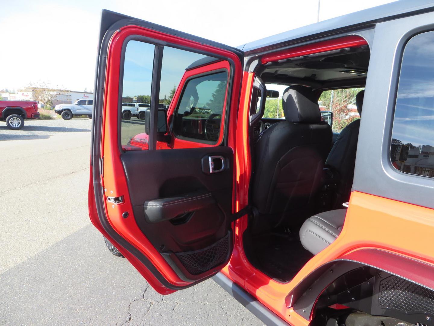 2020 Red /BLACK Jeep Wrangler Unlimited Rubicon (1C4HJXFN8LW) with an 2.0L L4 DOHC 16V TURBO engine, 6A transmission, located at 2630 Grass Valley Highway, Auburn, CA, 95603, (530) 508-5100, 38.937893, -121.095482 - Features - 17'' Fuel Recoil wheels, 35'' Nitto Ridge Grappler tires, Smittybilt XRC Flat fenders, Smittybilt inner fender liners, and new Alea Leather. - Photo#38