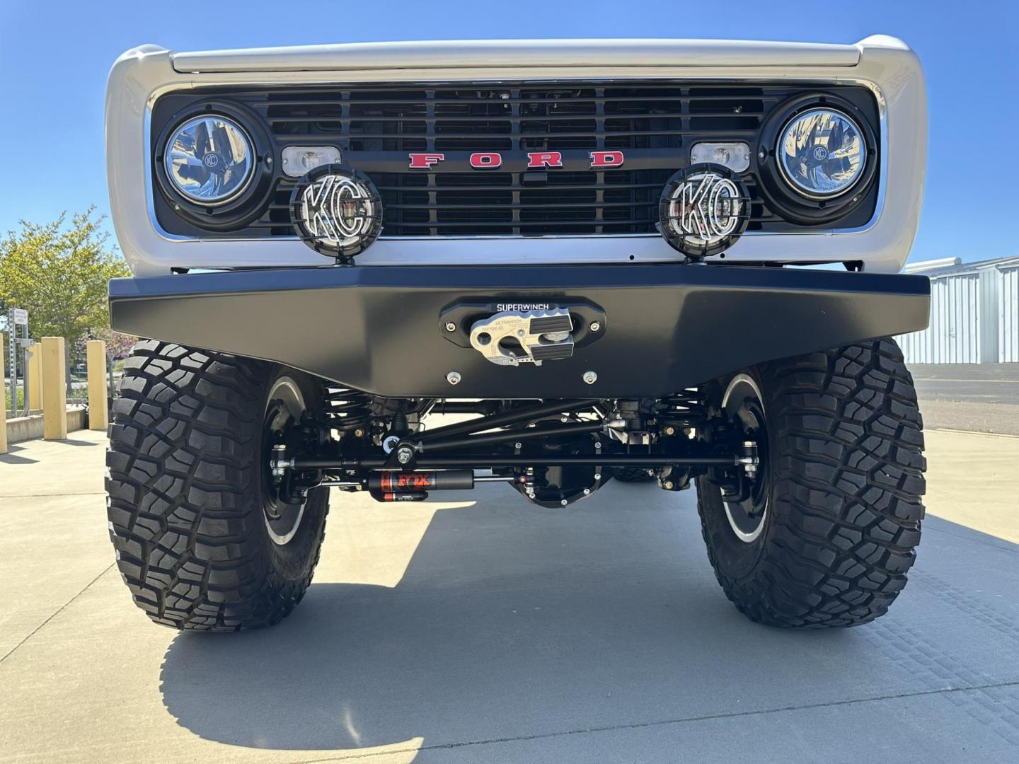 1971 White /Black / Grey Ford Bronco (U15GLK86693) with an 302 engine, np 435 4 speed transmission, located at 2630 Grass Valley Highway, Auburn, CA, 95603, (530) 508-5100, 38.937893, -121.095482 - 1971 FORD BRONCO BUILD CALIFORNIA BRONCO HARD TOP AND NO RUST REBUILT 302 WITH PERFORMANCE CAM, EDELBROCK MANIFOLD, HOLLEY AVENGER 650 CARB & MSD IGNITION NP 435 4 SPEED WITH WILD HORSE BILLET SHIFT EXTENDER DANA 20 WITH WILD HORSE TWIN STICK TRANSFER CASE NEW PAINLESS WIRING HARNESS RHINO LIN - Photo#29