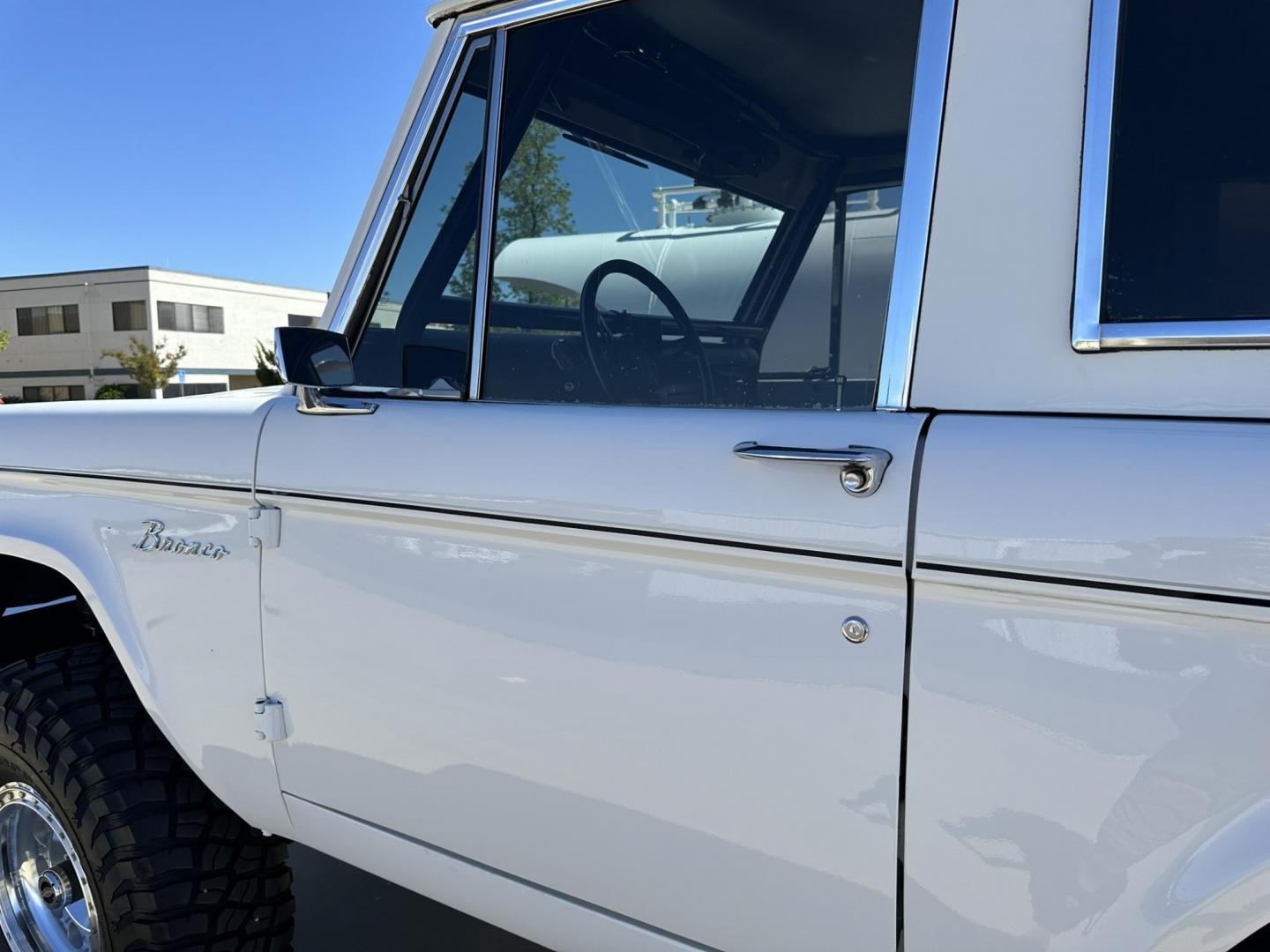 1971 White /Black / Grey Ford Bronco (U15GLK86693) with an 302 engine, np 435 4 speed transmission, located at 2630 Grass Valley Highway, Auburn, CA, 95603, (530) 508-5100, 38.937893, -121.095482 - 1971 FORD BRONCO BUILD CALIFORNIA BRONCO HARD TOP AND NO RUST REBUILT 302 WITH PERFORMANCE CAM, EDELBROCK MANIFOLD, HOLLEY AVENGER 650 CARB & MSD IGNITION NP 435 4 SPEED WITH WILD HORSE BILLET SHIFT EXTENDER DANA 20 WITH WILD HORSE TWIN STICK TRANSFER CASE NEW PAINLESS WIRING HARNESS RHINO LIN - Photo#40