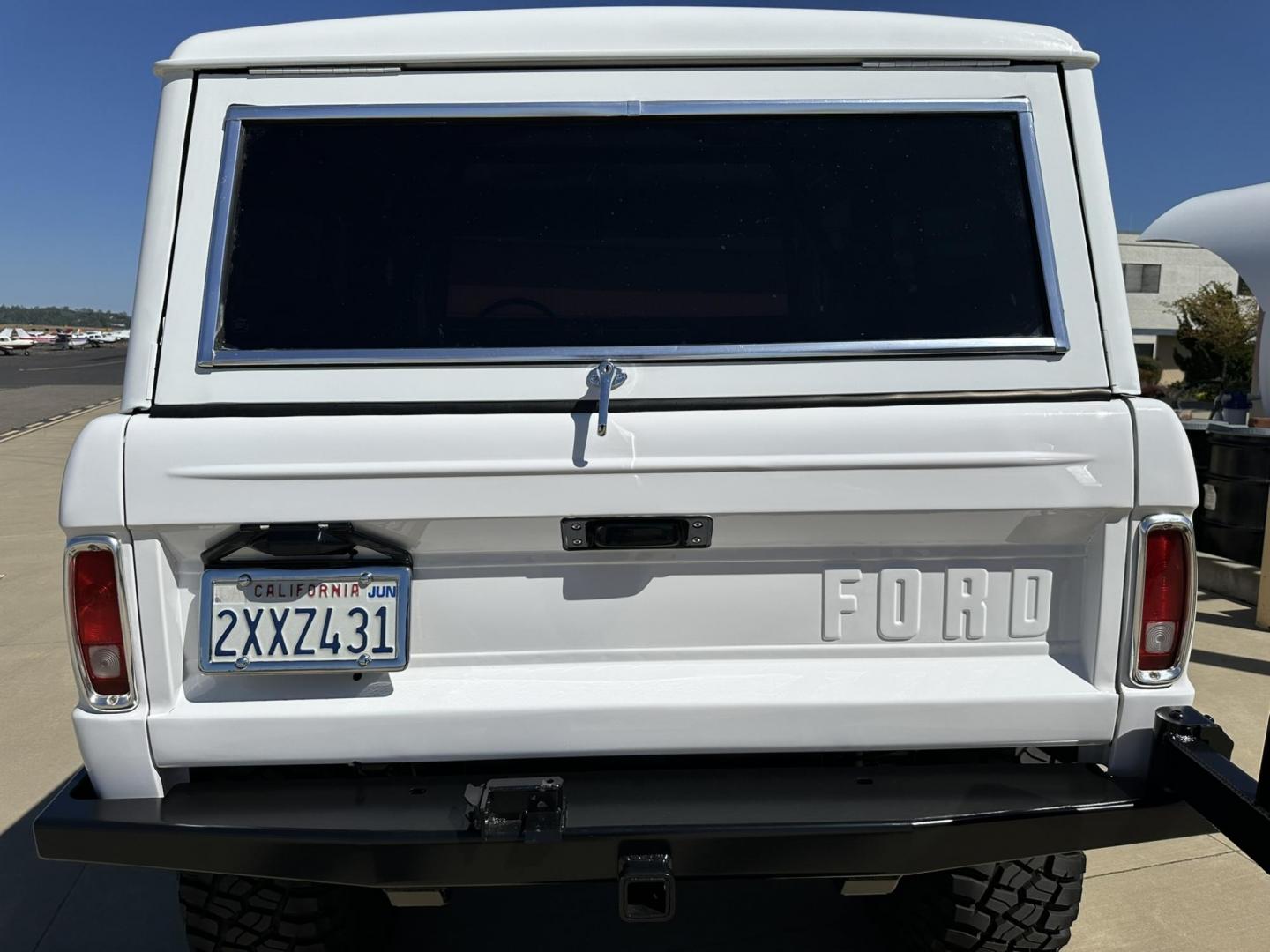 1971 White /Black / Grey Ford Bronco (U15GLK86693) with an 302 engine, np 435 4 speed transmission, located at 2630 Grass Valley Highway, Auburn, CA, 95603, (530) 508-5100, 38.937893, -121.095482 - 1971 FORD BRONCO BUILD CALIFORNIA BRONCO HARD TOP AND NO RUST REBUILT 302 WITH PERFORMANCE CAM, EDELBROCK MANIFOLD, HOLLEY AVENGER 650 CARB & MSD IGNITION NP 435 4 SPEED WITH WILD HORSE BILLET SHIFT EXTENDER DANA 20 WITH WILD HORSE TWIN STICK TRANSFER CASE NEW PAINLESS WIRING HARNESS RHINO LIN - Photo#52