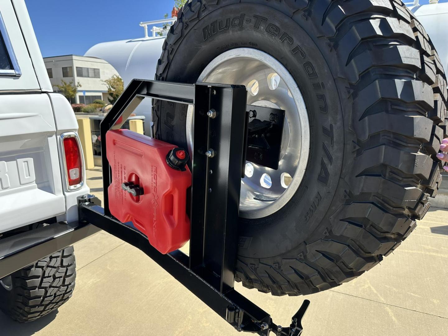 1971 White /Black / Grey Ford Bronco (U15GLK86693) with an 302 engine, np 435 4 speed transmission, located at 2630 Grass Valley Highway, Auburn, CA, 95603, (530) 508-5100, 38.937893, -121.095482 - 1971 FORD BRONCO BUILD CALIFORNIA BRONCO HARD TOP AND NO RUST REBUILT 302 WITH PERFORMANCE CAM, EDELBROCK MANIFOLD, HOLLEY AVENGER 650 CARB & MSD IGNITION NP 435 4 SPEED WITH WILD HORSE BILLET SHIFT EXTENDER DANA 20 WITH WILD HORSE TWIN STICK TRANSFER CASE NEW PAINLESS WIRING HARNESS RHINO LIN - Photo#51