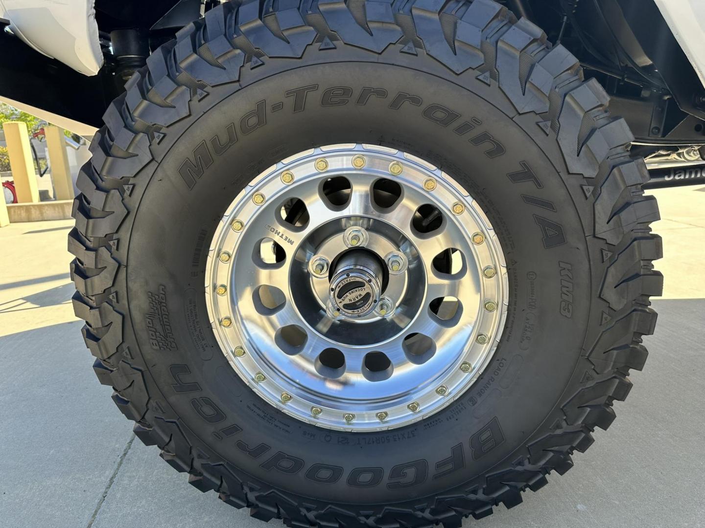 1971 White /Black / Grey Ford Bronco (U15GLK86693) with an 302 engine, np 435 4 speed transmission, located at 2630 Grass Valley Highway, Auburn, CA, 95603, (530) 508-5100, 38.937893, -121.095482 - 1971 FORD BRONCO BUILD CALIFORNIA BRONCO HARD TOP AND NO RUST REBUILT 302 WITH PERFORMANCE CAM, EDELBROCK MANIFOLD, HOLLEY AVENGER 650 CARB & MSD IGNITION NP 435 4 SPEED WITH WILD HORSE BILLET SHIFT EXTENDER DANA 20 WITH WILD HORSE TWIN STICK TRANSFER CASE NEW PAINLESS WIRING HARNESS RHINO LIN - Photo#103