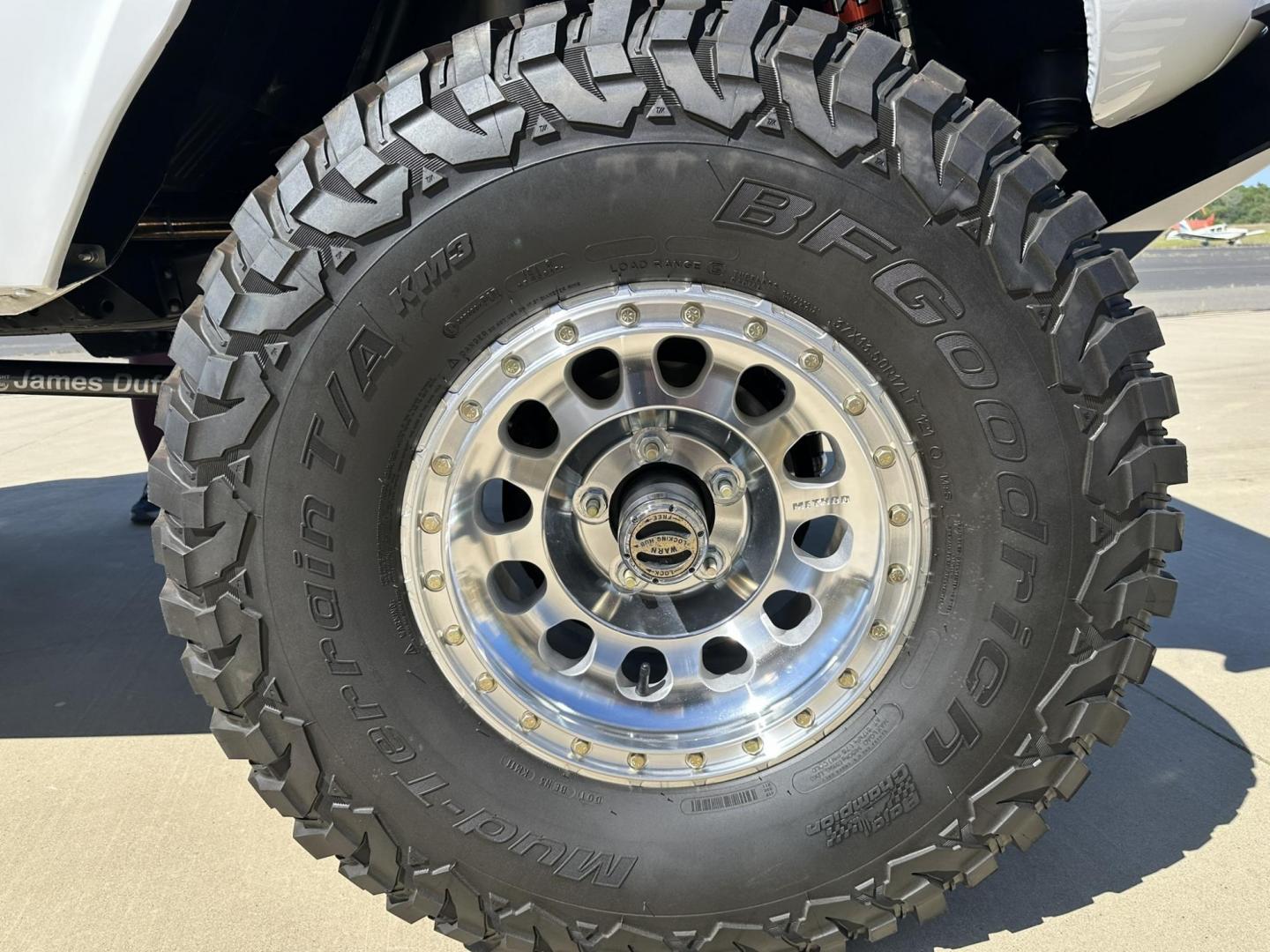 1971 White /Black / Grey Ford Bronco (U15GLK86693) with an 302 engine, np 435 4 speed transmission, located at 2630 Grass Valley Highway, Auburn, CA, 95603, (530) 508-5100, 38.937893, -121.095482 - 1971 FORD BRONCO BUILD CALIFORNIA BRONCO HARD TOP AND NO RUST REBUILT 302 WITH PERFORMANCE CAM, EDELBROCK MANIFOLD, HOLLEY AVENGER 650 CARB & MSD IGNITION NP 435 4 SPEED WITH WILD HORSE BILLET SHIFT EXTENDER DANA 20 WITH WILD HORSE TWIN STICK TRANSFER CASE NEW PAINLESS WIRING HARNESS RHINO LIN - Photo#110