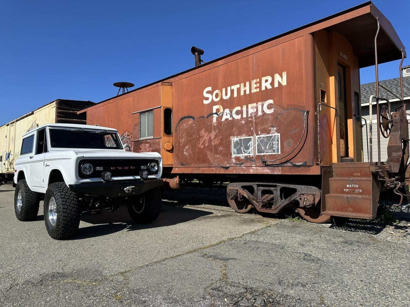 1971 White /Black / Grey Ford Bronco (U15GLK86693) with an 302 engine, np 435 4 speed transmission, located at 2630 Grass Valley Highway, Auburn, CA, 95603, (530) 508-5100, 38.937893, -121.095482 - 1971 FORD BRONCO BUILD CALIFORNIA BRONCO HARD TOP AND NO RUST REBUILT 302 WITH PERFORMANCE CAM, EDELBROCK MANIFOLD, HOLLEY AVENGER 650 CARB & MSD IGNITION NP 435 4 SPEED WITH WILD HORSE BILLET SHIFT EXTENDER DANA 20 WITH WILD HORSE TWIN STICK TRANSFER CASE NEW PAINLESS WIRING HARNESS RHINO LIN - Photo#161