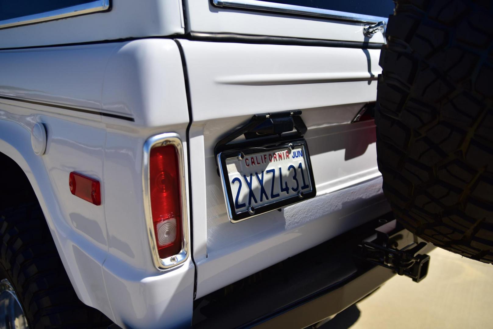 1971 White /Black / Grey Ford Bronco (U15GLK86693) with an 302 engine, np 435 4 speed transmission, located at 2630 Grass Valley Highway, Auburn, CA, 95603, (530) 508-5100, 38.937893, -121.095482 - 1971 FORD BRONCO BUILD CALIFORNIA BRONCO HARD TOP AND NO RUST REBUILT 302 WITH PERFORMANCE CAM, EDELBROCK MANIFOLD, HOLLEY AVENGER 650 CARB & MSD IGNITION NP 435 4 SPEED WITH WILD HORSE BILLET SHIFT EXTENDER DANA 20 WITH WILD HORSE TWIN STICK TRANSFER CASE NEW PAINLESS WIRING HARNESS RHINO LIN - Photo#217