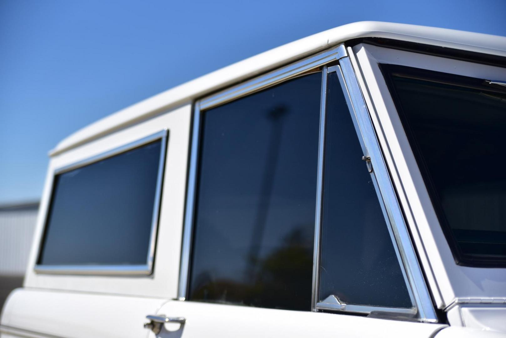 1971 White /Black / Grey Ford Bronco (U15GLK86693) with an 302 engine, np 435 4 speed transmission, located at 2630 Grass Valley Highway, Auburn, CA, 95603, (530) 508-5100, 38.937893, -121.095482 - 1971 FORD BRONCO BUILD CALIFORNIA BRONCO HARD TOP AND NO RUST REBUILT 302 WITH PERFORMANCE CAM, EDELBROCK MANIFOLD, HOLLEY AVENGER 650 CARB & MSD IGNITION NP 435 4 SPEED WITH WILD HORSE BILLET SHIFT EXTENDER DANA 20 WITH WILD HORSE TWIN STICK TRANSFER CASE NEW PAINLESS WIRING HARNESS RHINO LIN - Photo#246