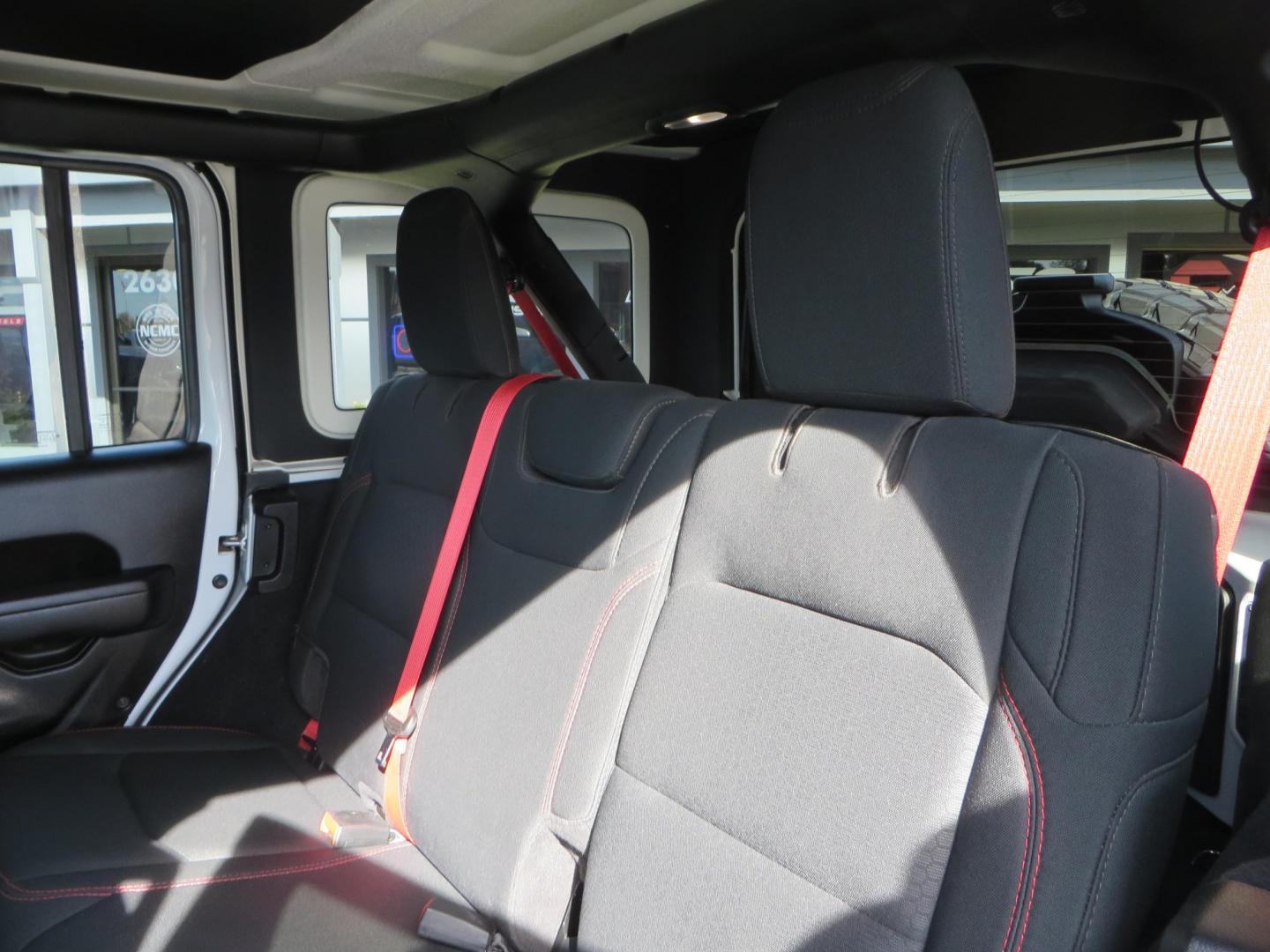 2020 White /Black Jeep Wrangler Unlimited Rubicon Recon (1C4HJXFN4LW) with an 2.0L L4 DOHC 16V TURBO engine, 6A transmission, located at 2630 Grass Valley Highway, Auburn, CA, 95603, (530) 508-5100, 38.937893, -121.095482 - Rubicon Recon Edition sitting on a Mopar suspension system with Fox shocks, Fox ATS steering stabilizer, 17" Fuel Syndicate wheels, 37" Toyo Open Country RT trail tires, Oracle Tail lights, and window tint. - Photo#45
