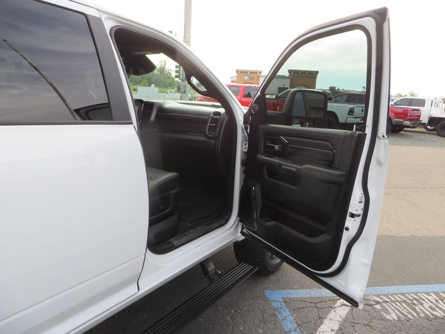 2023 White /Black RAM 2500 Limited Crew Cab SWB 4WD (3C6UR5SLXPG) with an 6.7L L6 OHV 24V TURBO DIESEL engine, 6A transmission, located at 2630 Grass Valley Highway, Auburn, CA, 95603, (530) 508-5100, 38.937893, -121.095482 - Photo#48
