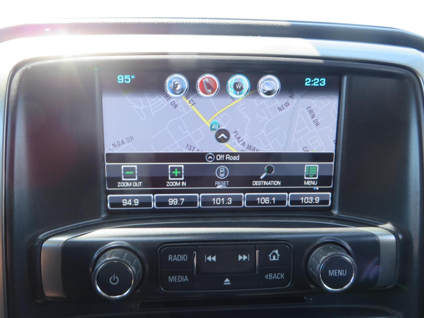 2019 White Chevrolet Silverado 3500HD LTZ Crew Cab 4WD (1GC4KXEY5KF) with an 6.6L V8 OHV 32V TURBO DIESEL engine, 6A transmission, located at 2630 Grass Valley Highway, Auburn, CA, 95603, (530) 508-5100, 38.937893, -121.095482 - Photo#30