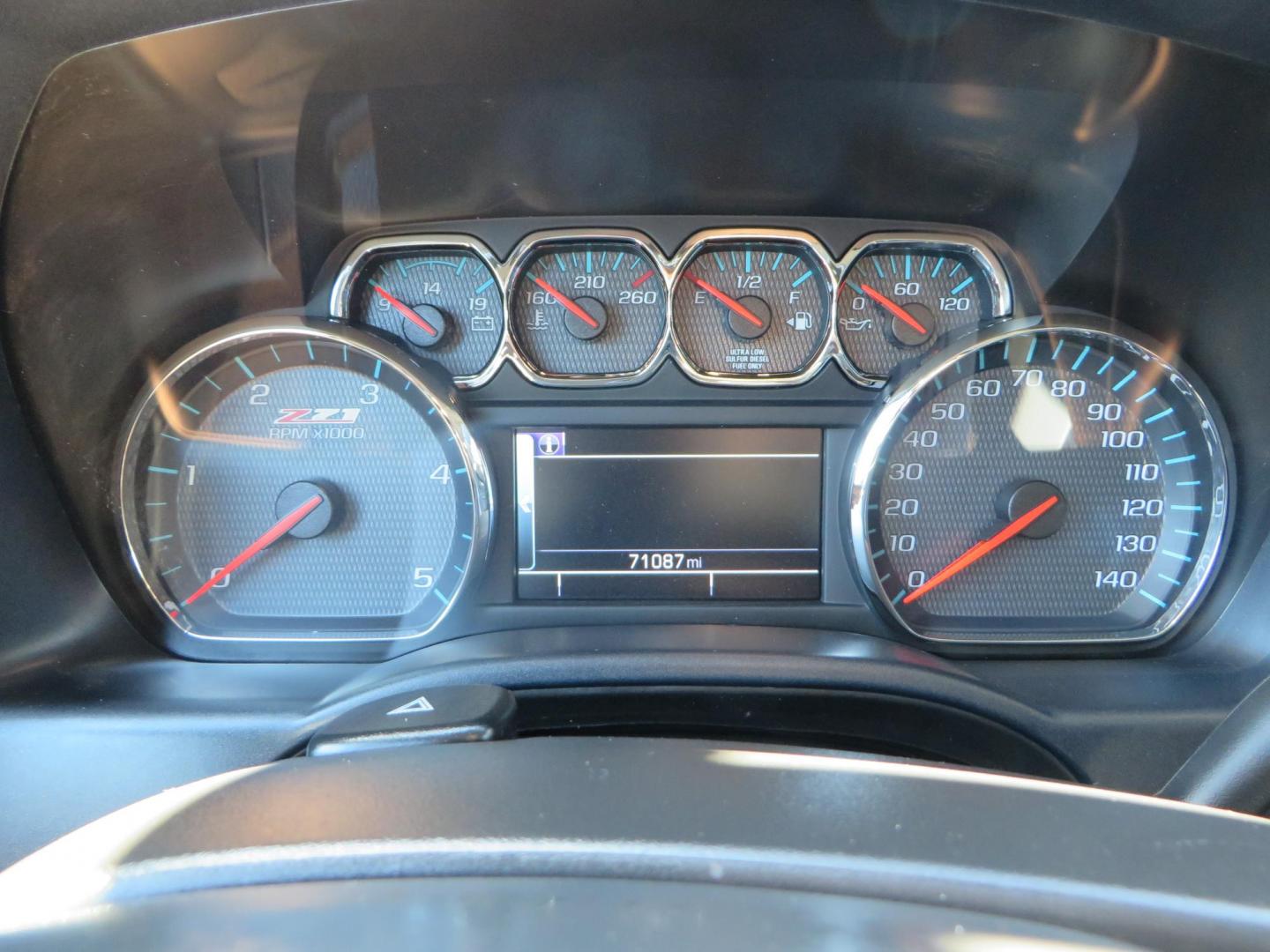 2019 White Chevrolet Silverado 3500HD LTZ Crew Cab 4WD (1GC4KXEY5KF) with an 6.6L V8 OHV 32V TURBO DIESEL engine, 6A transmission, located at 2630 Grass Valley Highway, Auburn, CA, 95603, (530) 508-5100, 38.937893, -121.095482 - Photo#39
