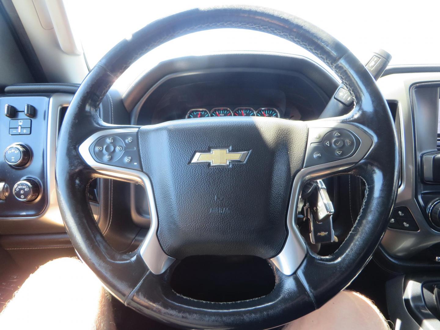 2019 White Chevrolet Silverado 3500HD LTZ Crew Cab 4WD (1GC4KXEY5KF) with an 6.6L V8 OHV 32V TURBO DIESEL engine, 6A transmission, located at 2630 Grass Valley Highway, Auburn, CA, 95603, (530) 508-5100, 38.937893, -121.095482 - Photo#37