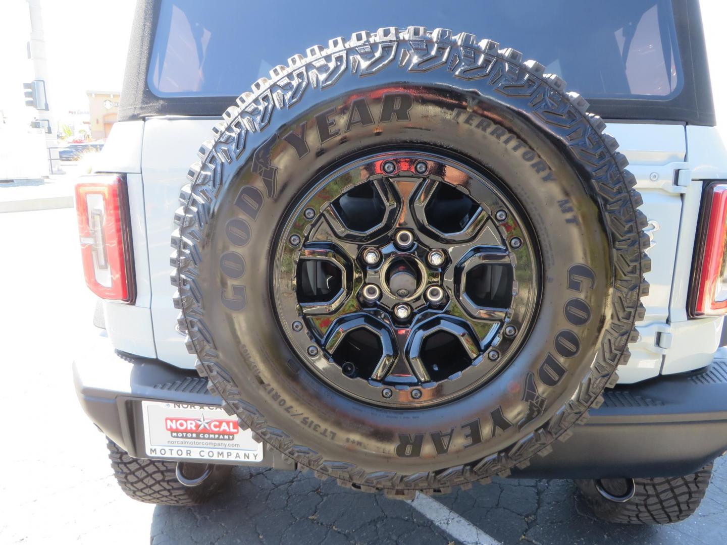 2023 Gray Ford Bronco Badlands 4-Door w/Advanced (1FMEE5DP3PL) with an 2.7L V6 DOHC 24V engine, located at 2630 Grass Valley Highway, Auburn, CA, 95603, (530) 508-5100, 38.937893, -121.095482 - Photo#15