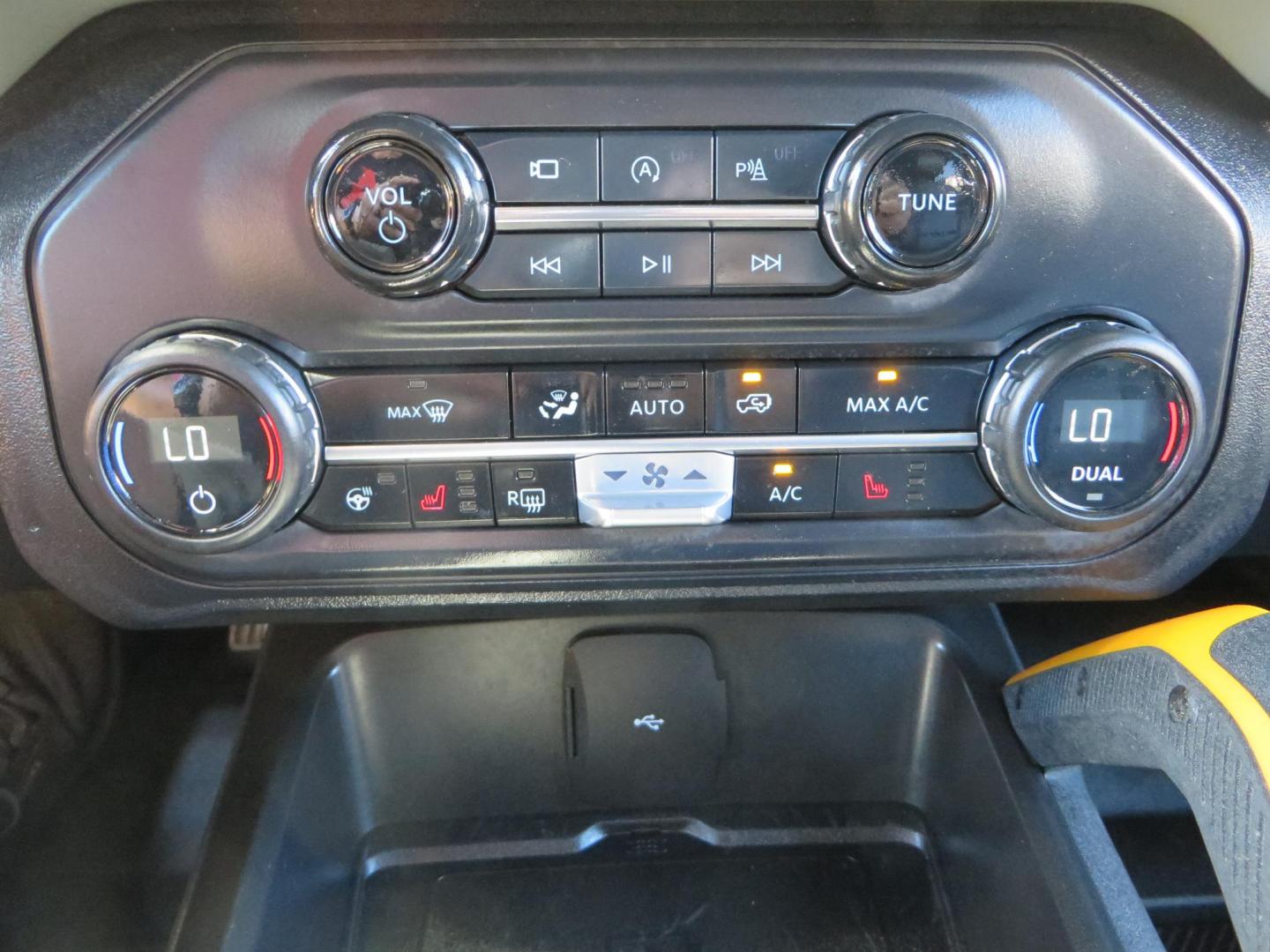 2023 Gray Ford Bronco Badlands 4-Door w/Advanced (1FMEE5DP3PL) with an 2.7L V6 DOHC 24V engine, located at 2630 Grass Valley Highway, Auburn, CA, 95603, (530) 508-5100, 38.937893, -121.095482 - Photo#37