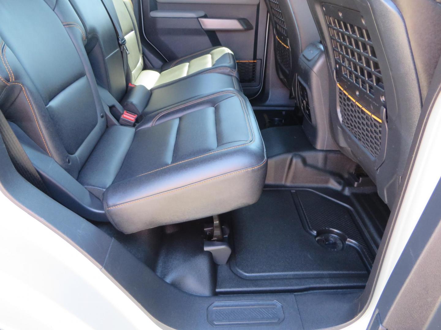 2023 Gray Ford Bronco Badlands 4-Door w/Advanced (1FMEE5DP3PL) with an 2.7L V6 DOHC 24V engine, located at 2630 Grass Valley Highway, Auburn, CA, 95603, (530) 508-5100, 38.937893, -121.095482 - Photo#70
