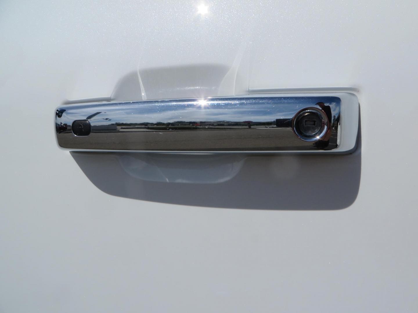 2023 White Ford F-350 SD Lariat Crew Cab Long Bed DRW 4WD (1FT8W3DM9PE) with an 6.7L V8 OHV 16V DIESEL engine, 6A transmission, located at 2630 Grass Valley Highway, Auburn, CA, 95603, (530) 508-5100, 38.937893, -121.095482 - Features a BDS 3" radius arm suspension system, Fox 2.0 shocks, 20" DDC Aftermath wheels, 37" Nitto Ridge Grappler tires, Weathertech Floorliners, DeeZee bed mat, and a Pedal Commander. - Photo#21