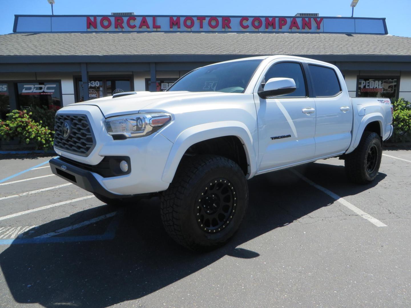 2021 Toyota Tacoma TRD Sport Double Cab Long Bed V6 6AT 4WD (3TYCZ5AN5MT) with an 3.5L V6 DOHC 24V engine, 6A transmission, located at 2630 Grass Valley Highway, Auburn, CA, 95603, (530) 508-5100, 38.937893, -121.095482 - Photo#0