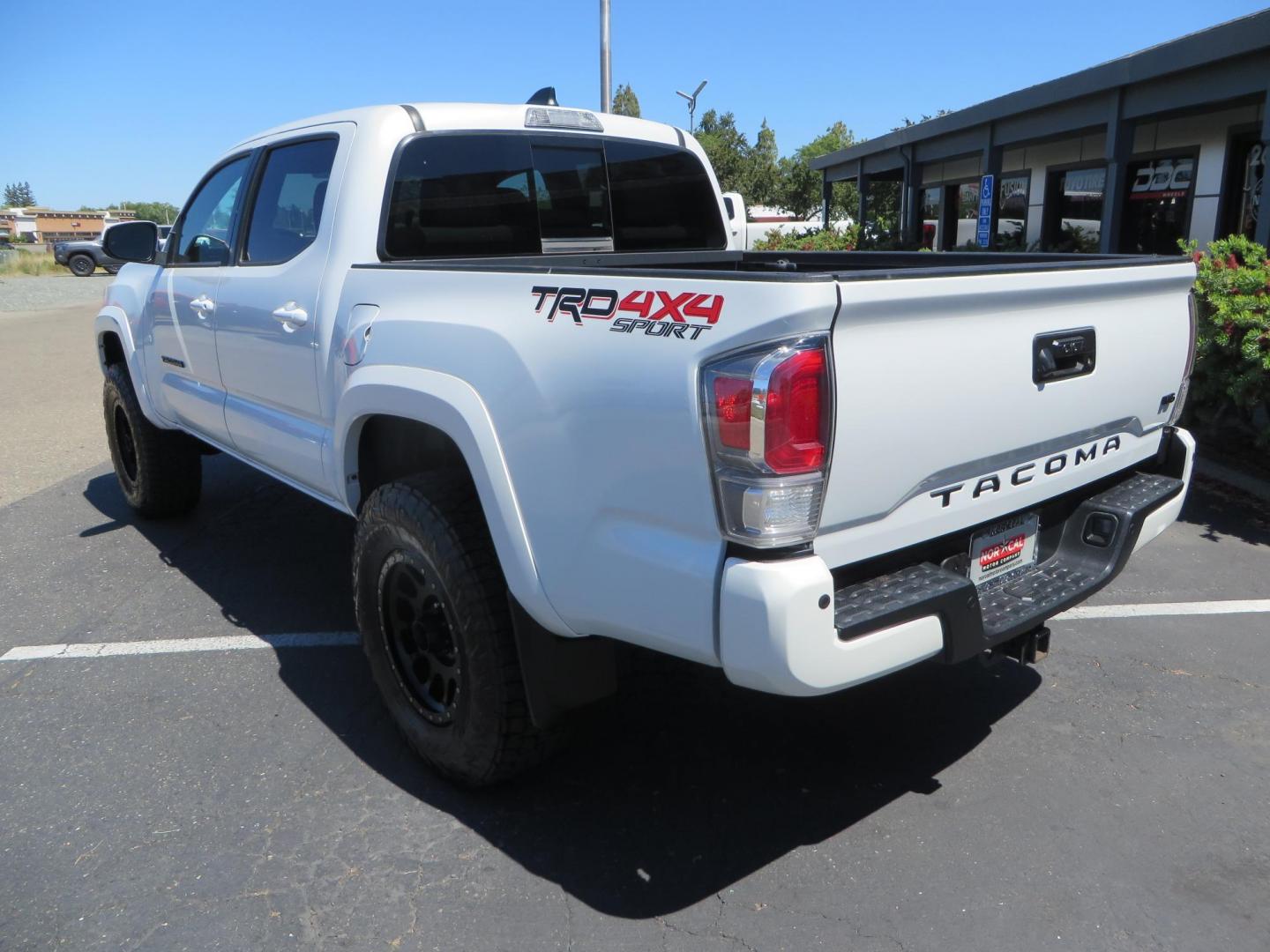2021 Toyota Tacoma TRD Sport Double Cab Long Bed V6 6AT 4WD (3TYCZ5AN5MT) with an 3.5L V6 DOHC 24V engine, 6A transmission, located at 2630 Grass Valley Highway, Auburn, CA, 95603, (530) 508-5100, 38.937893, -121.095482 - Photo#8