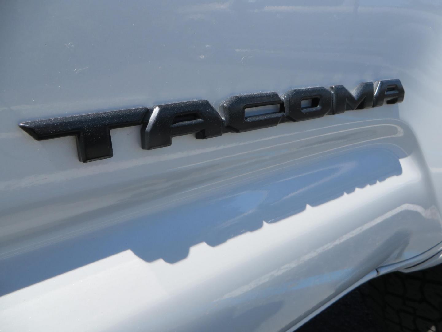 2021 Toyota Tacoma TRD Sport Double Cab Long Bed V6 6AT 4WD (3TYCZ5AN5MT) with an 3.5L V6 DOHC 24V engine, 6A transmission, located at 2630 Grass Valley Highway, Auburn, CA, 95603, (530) 508-5100, 38.937893, -121.095482 - Photo#24