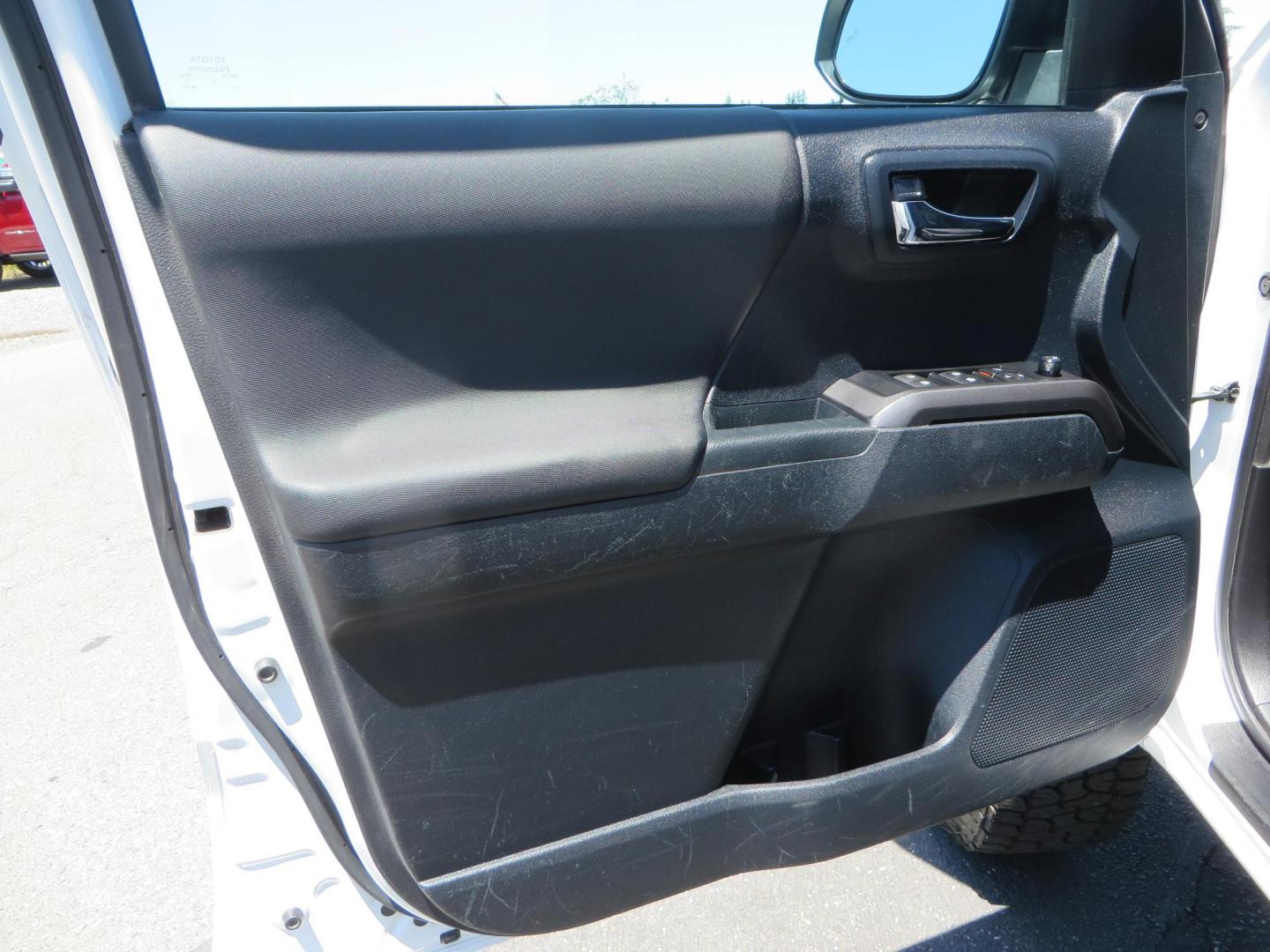 2021 Toyota Tacoma TRD Sport Double Cab Long Bed V6 6AT 4WD (3TYCZ5AN5MT) with an 3.5L V6 DOHC 24V engine, 6A transmission, located at 2630 Grass Valley Highway, Auburn, CA, 95603, (530) 508-5100, 38.937893, -121.095482 - Photo#31
