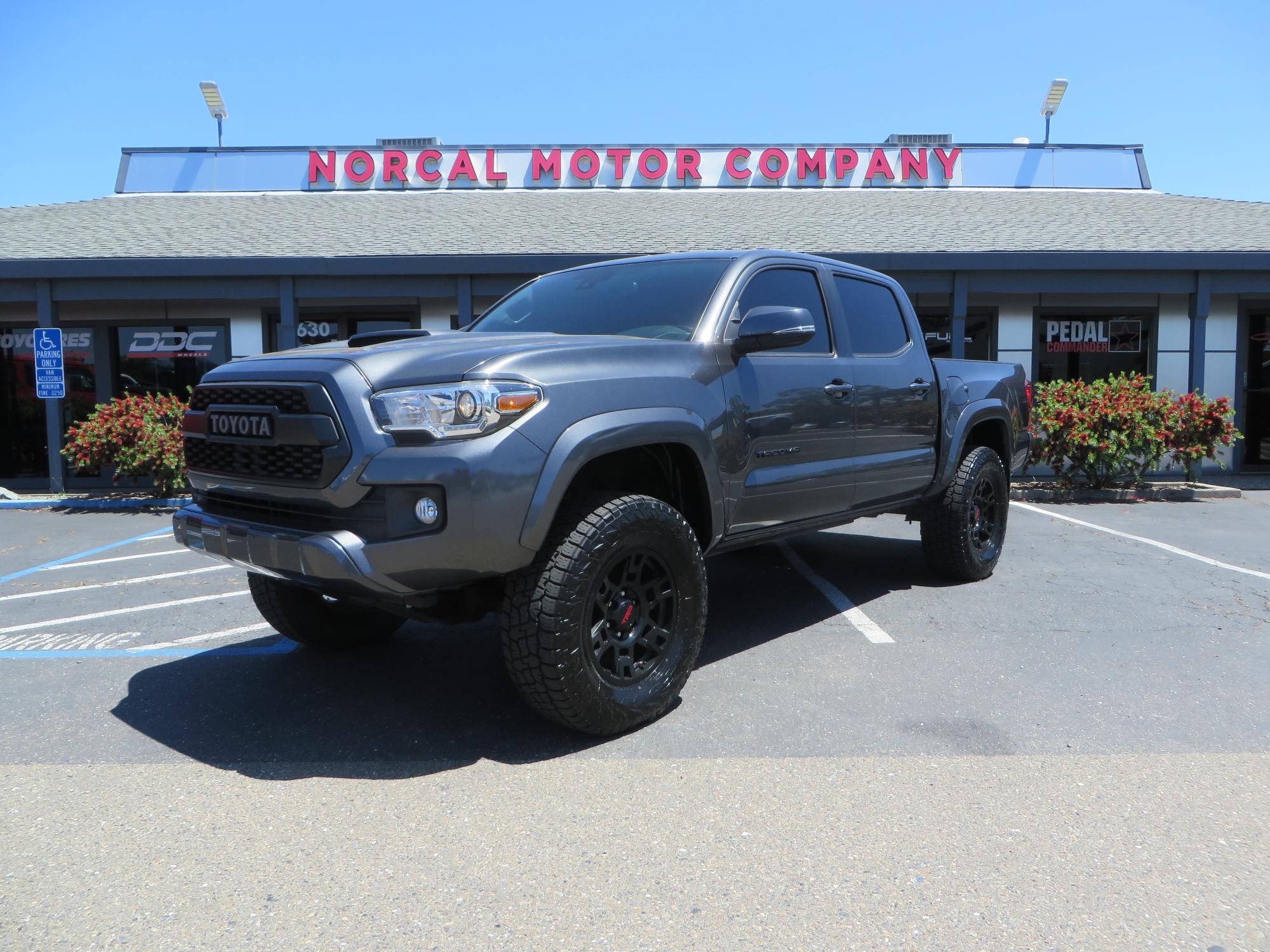 photo of 2018 Toyota Tacoma TRD Sport Double Cab V6 6AT 4WD