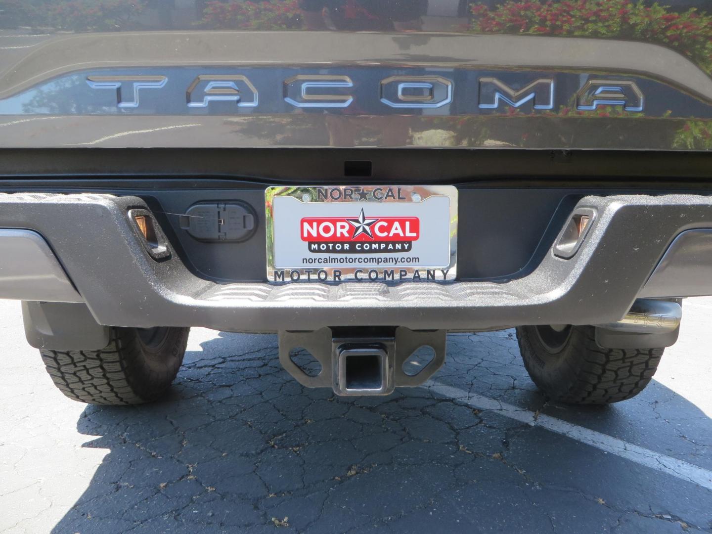 2018 CHARCOAL Toyota Tacoma TRD Sport Double Cab V6 6AT 4WD (3TMCZ5AN1JM) with an 3.6L V6 DOHC 24V engine, 6A transmission, located at 2630 Grass Valley Highway, Auburn, CA, 95603, (530) 508-5100, 38.937893, -121.095482 - Features a level kit, Nitto Terra Grappler G3 tires, TRD exhaust, and window tint. - Photo#9