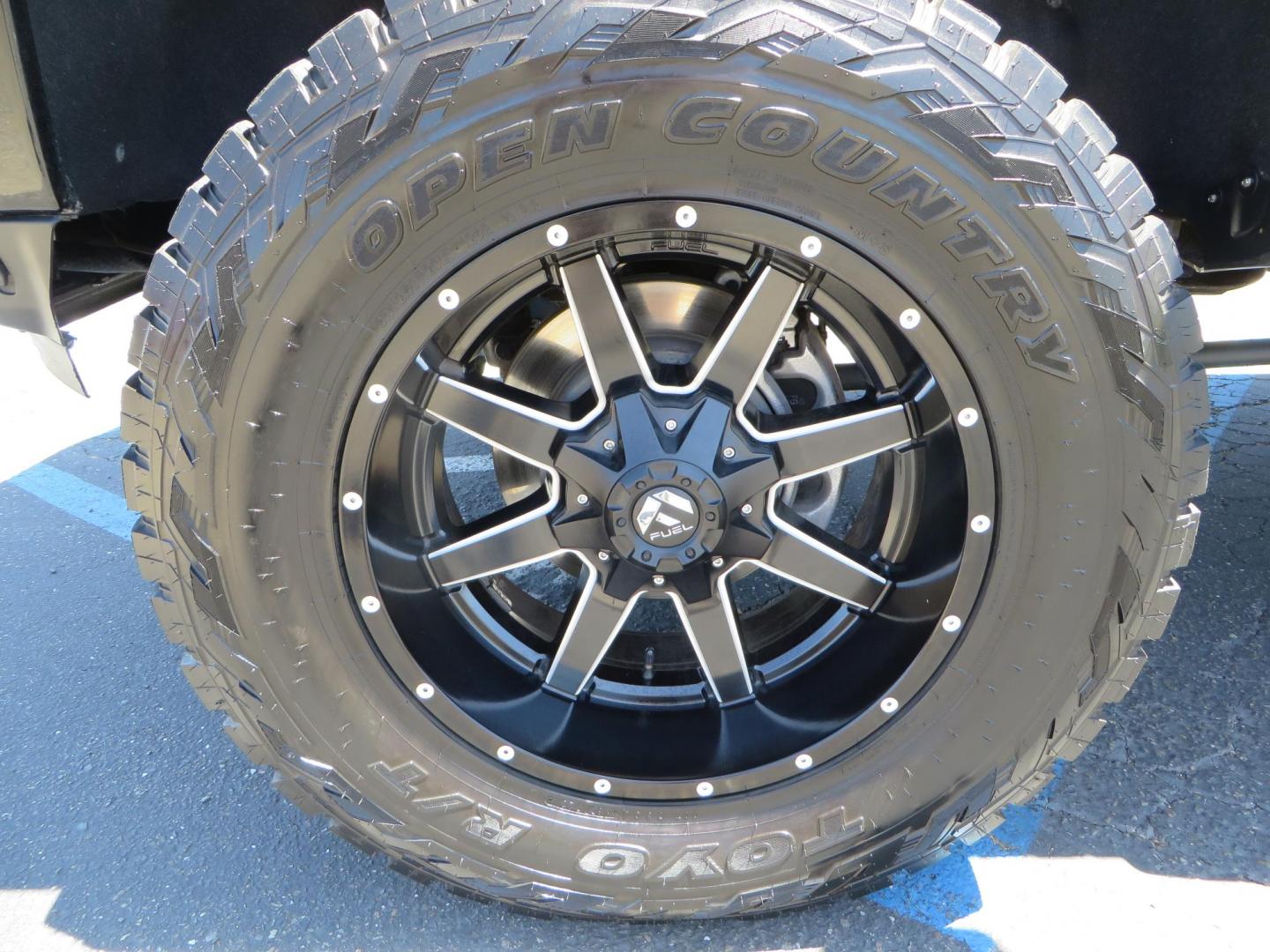 2022 BLACK Chevrolet Silverado 3500HD High Country Crew Cab 4WD (2GC4YVEY4N1) with an 6.6L V8 OHV 32V TURBO DIESEL engine, 6A transmission, located at 2630 Grass Valley Highway, Auburn, CA, 95603, (530) 508-5100, 38.937893, -121.095482 - Photo#17