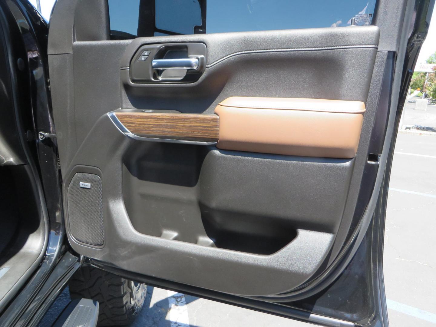 2022 BLACK Chevrolet Silverado 3500HD High Country Crew Cab 4WD (2GC4YVEY4N1) with an 6.6L V8 OHV 32V TURBO DIESEL engine, 6A transmission, located at 2630 Grass Valley Highway, Auburn, CA, 95603, (530) 508-5100, 38.937893, -121.095482 - Photo#56