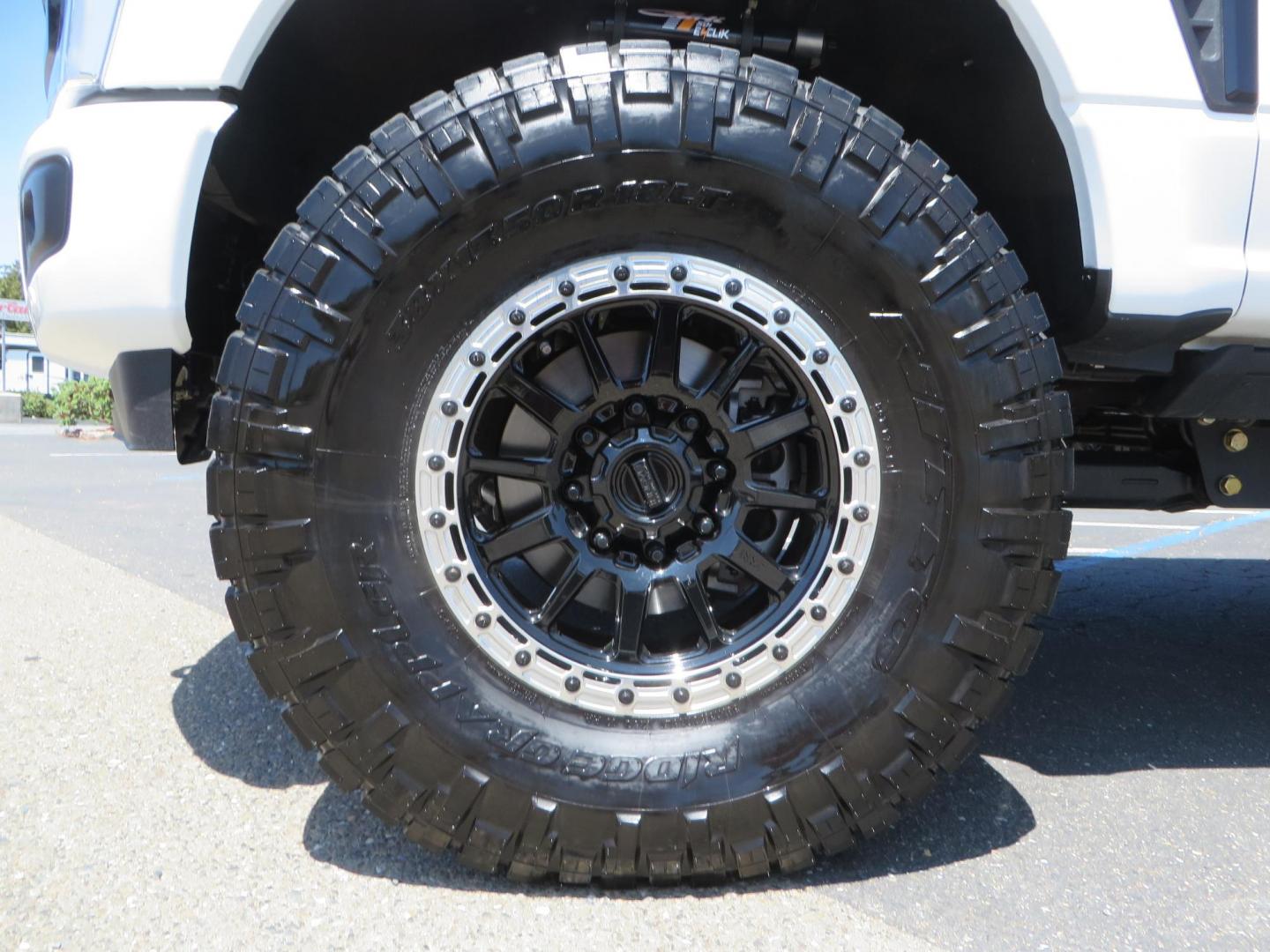 2024 White Ford F-250 SD Platinum Crew Cab 4WD (1FT8W2BM0RE) with an 6.7L V8 OHV 16V DIESEL engine, 6A transmission, located at 2630 Grass Valley Highway, Auburn, CA, 95603, (530) 508-5100, 38.937893, -121.095482 - Our Shop truck is ready for a new home. We installed a Carli 3.5" E-Venture suspension system, Torsion Sway Bar, Full Progressive Spring pack, Leaf Spring Shackles, Adjustable Radius Arms, High & Low Mount Steering Stabilizers, Long Travel Air Bags, Logiq HD2 Air compressor, Logiq Air Tank with chuc - Photo#9