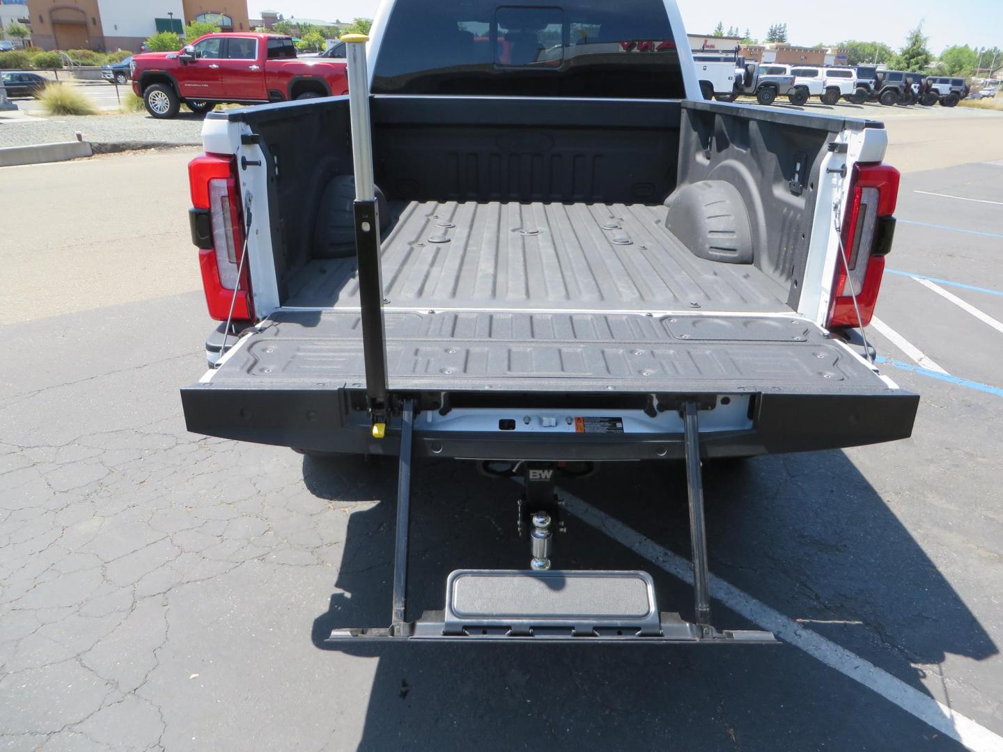 2024 White Ford F-250 SD Platinum Crew Cab 4WD (1FT8W2BM0RE) with an 6.7L V8 OHV 16V DIESEL engine, 6A transmission, located at 2630 Grass Valley Highway, Auburn, CA, 95603, (530) 508-5100, 38.937893, -121.095482 - Our Shop truck is ready for a new home. We installed a Carli 3.5" E-Venture suspension system, Torsion Sway Bar, Full Progressive Spring pack, Leaf Spring Shackles, Adjustable Radius Arms, High & Low Mount Steering Stabilizers, Long Travel Air Bags, Logiq HD2 Air compressor, Logiq Air Tank with chuc - Photo#31