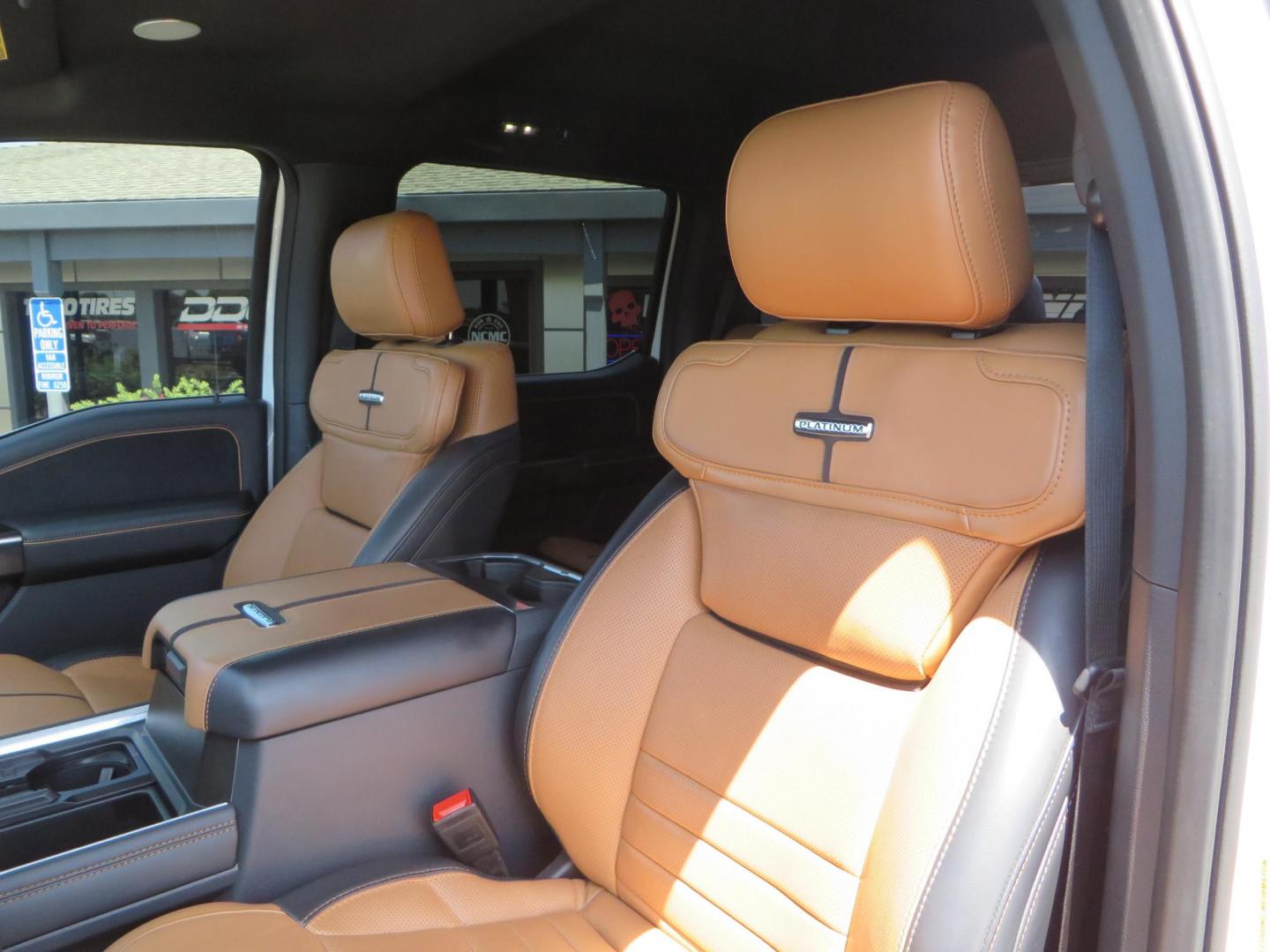 2024 White Ford F-250 SD Platinum Crew Cab 4WD (1FT8W2BM0RE) with an 6.7L V8 OHV 16V DIESEL engine, 6A transmission, located at 2630 Grass Valley Highway, Auburn, CA, 95603, (530) 508-5100, 38.937893, -121.095482 - Our Shop truck is ready for a new home. We installed a Carli 3.5" E-Venture suspension system, Torsion Sway Bar, Full Progressive Spring pack, Leaf Spring Shackles, Adjustable Radius Arms, High & Low Mount Steering Stabilizers, Long Travel Air Bags, Logiq HD2 Air compressor, Logiq Air Tank with chuc - Photo#45