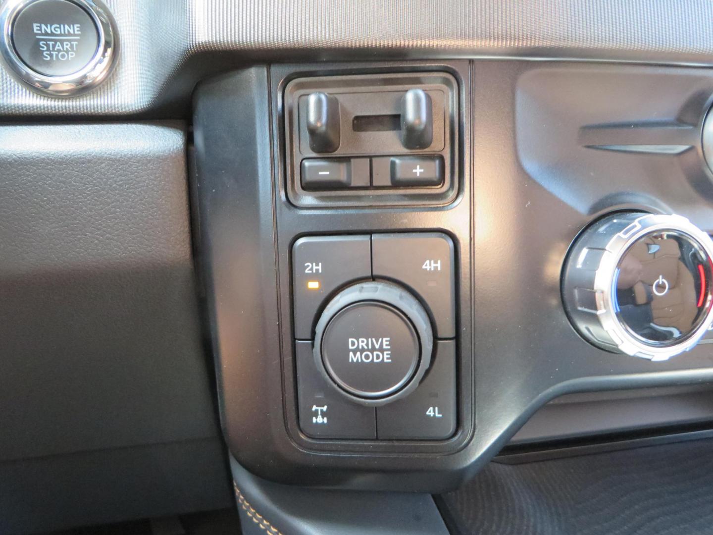 2024 White Ford F-250 SD Platinum Crew Cab 4WD (1FT8W2BM0RE) with an 6.7L V8 OHV 16V DIESEL engine, 6A transmission, located at 2630 Grass Valley Highway, Auburn, CA, 95603, (530) 508-5100, 38.937893, -121.095482 - Our Shop truck is ready for a new home. We installed a Carli 3.5" E-Venture suspension system, Torsion Sway Bar, Full Progressive Spring pack, Leaf Spring Shackles, Adjustable Radius Arms, High & Low Mount Steering Stabilizers, Long Travel Air Bags, Logiq HD2 Air compressor, Logiq Air Tank with chuc - Photo#60