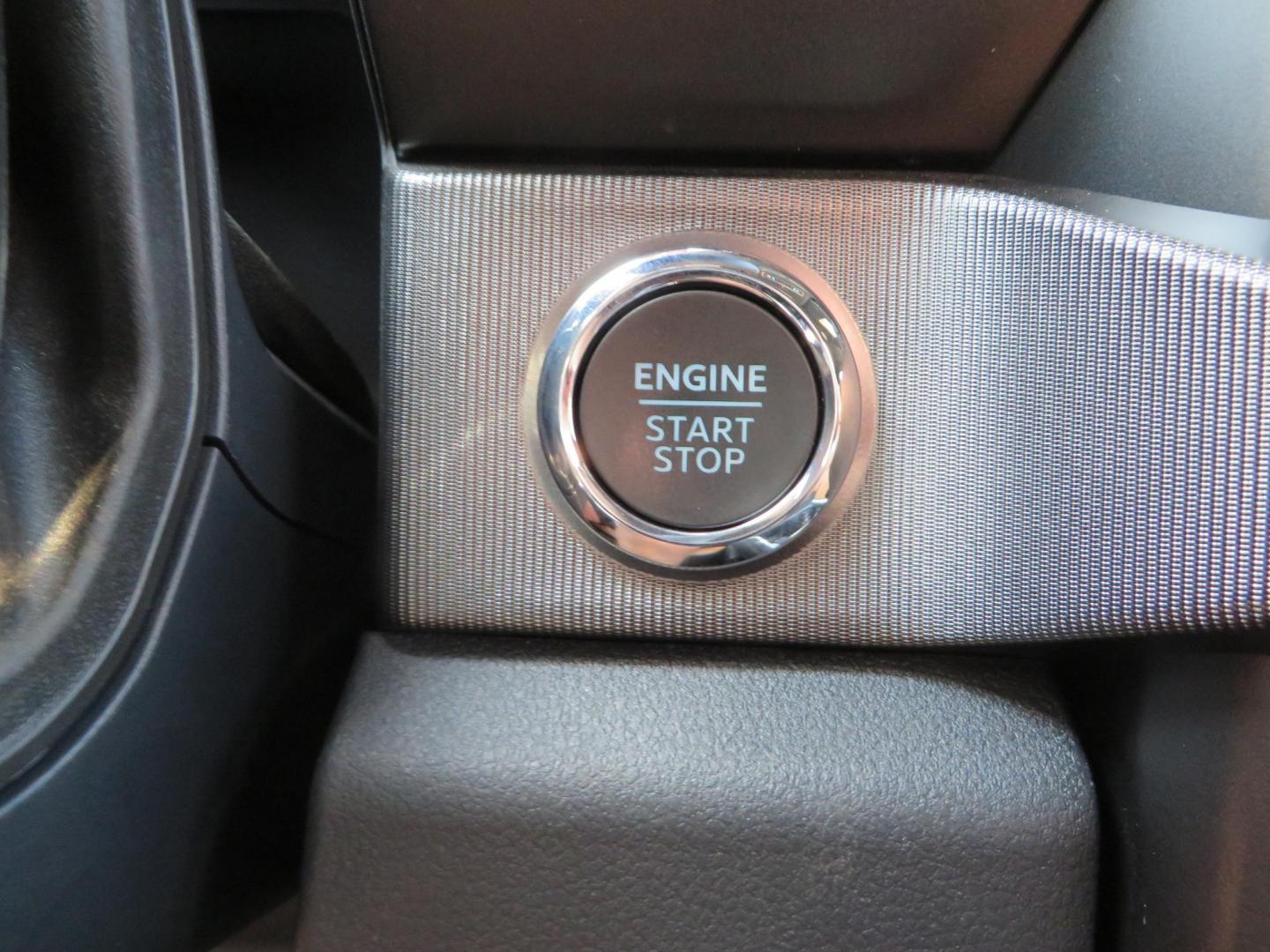 2024 White Ford F-250 SD Platinum Crew Cab 4WD (1FT8W2BM0RE) with an 6.7L V8 OHV 16V DIESEL engine, 6A transmission, located at 2630 Grass Valley Highway, Auburn, CA, 95603, (530) 508-5100, 38.937893, -121.095482 - Our Shop truck is ready for a new home. We installed a Carli 3.5" E-Venture suspension system, Torsion Sway Bar, Full Progressive Spring pack, Leaf Spring Shackles, Adjustable Radius Arms, High & Low Mount Steering Stabilizers, Long Travel Air Bags, Logiq HD2 Air compressor, Logiq Air Tank with chuc - Photo#62