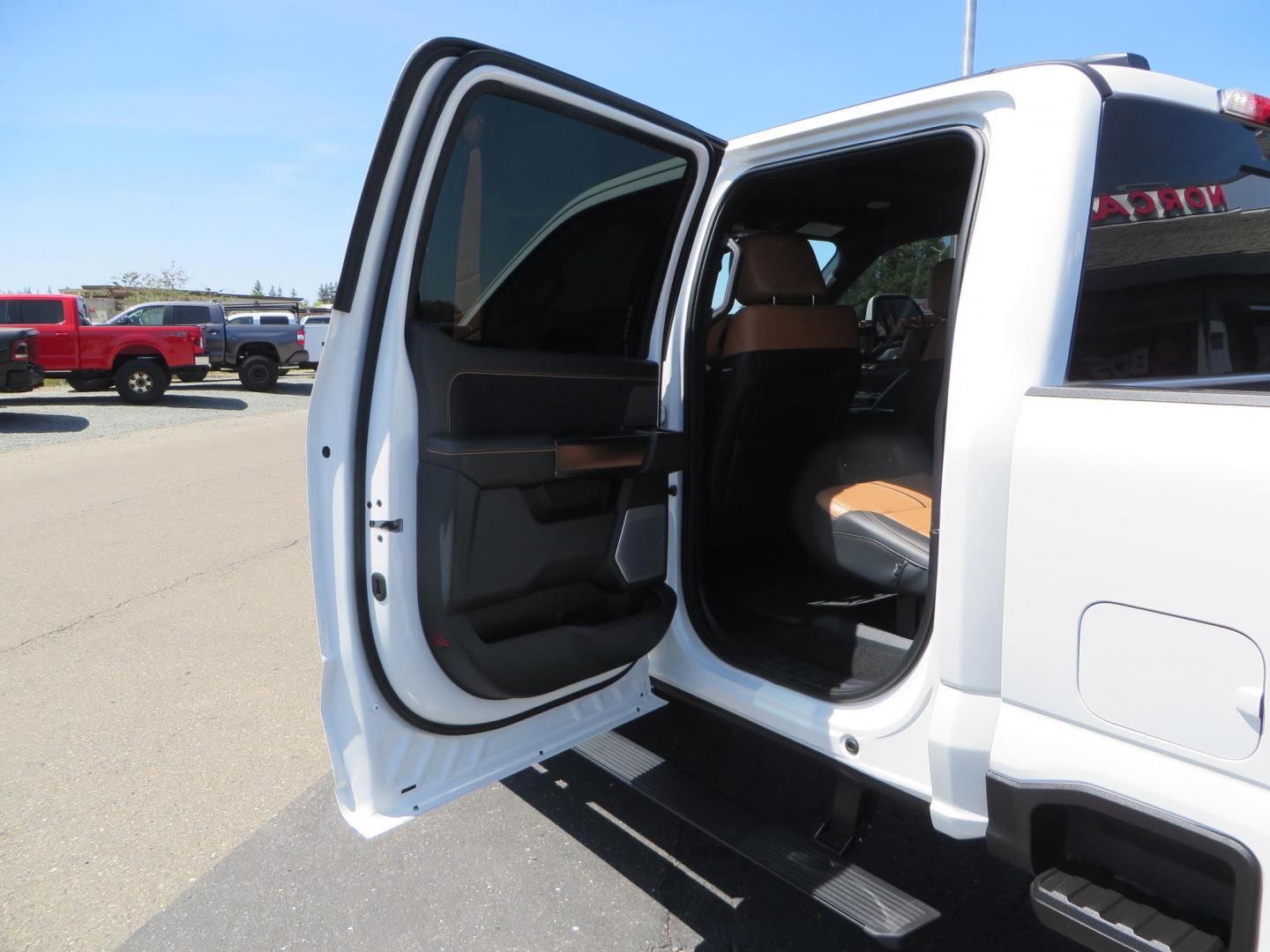 2024 White Ford F-250 SD Platinum Crew Cab 4WD (1FT8W2BM0RE) with an 6.7L V8 OHV 16V DIESEL engine, 6A transmission, located at 2630 Grass Valley Highway, Auburn, CA, 95603, (530) 508-5100, 38.937893, -121.095482 - Our Shop truck is ready for a new home. We installed a Carli 3.5" E-Venture suspension system, Torsion Sway Bar, Full Progressive Spring pack, Leaf Spring Shackles, Adjustable Radius Arms, High & Low Mount Steering Stabilizers, Long Travel Air Bags, Logiq HD2 Air compressor, Logiq Air Tank with chuc - Photo#74