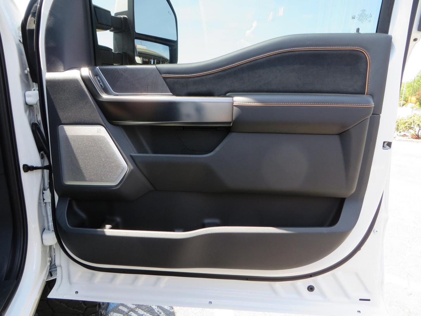 2024 White Ford F-250 SD Platinum Crew Cab 4WD (1FT8W2BM0RE) with an 6.7L V8 OHV 16V DIESEL engine, 6A transmission, located at 2630 Grass Valley Highway, Auburn, CA, 95603, (530) 508-5100, 38.937893, -121.095482 - Our Shop truck is ready for a new home. We installed a Carli 3.5" E-Venture suspension system, Torsion Sway Bar, Full Progressive Spring pack, Leaf Spring Shackles, Adjustable Radius Arms, High & Low Mount Steering Stabilizers, Long Travel Air Bags, Logiq HD2 Air compressor, Logiq Air Tank with chuc - Photo#83