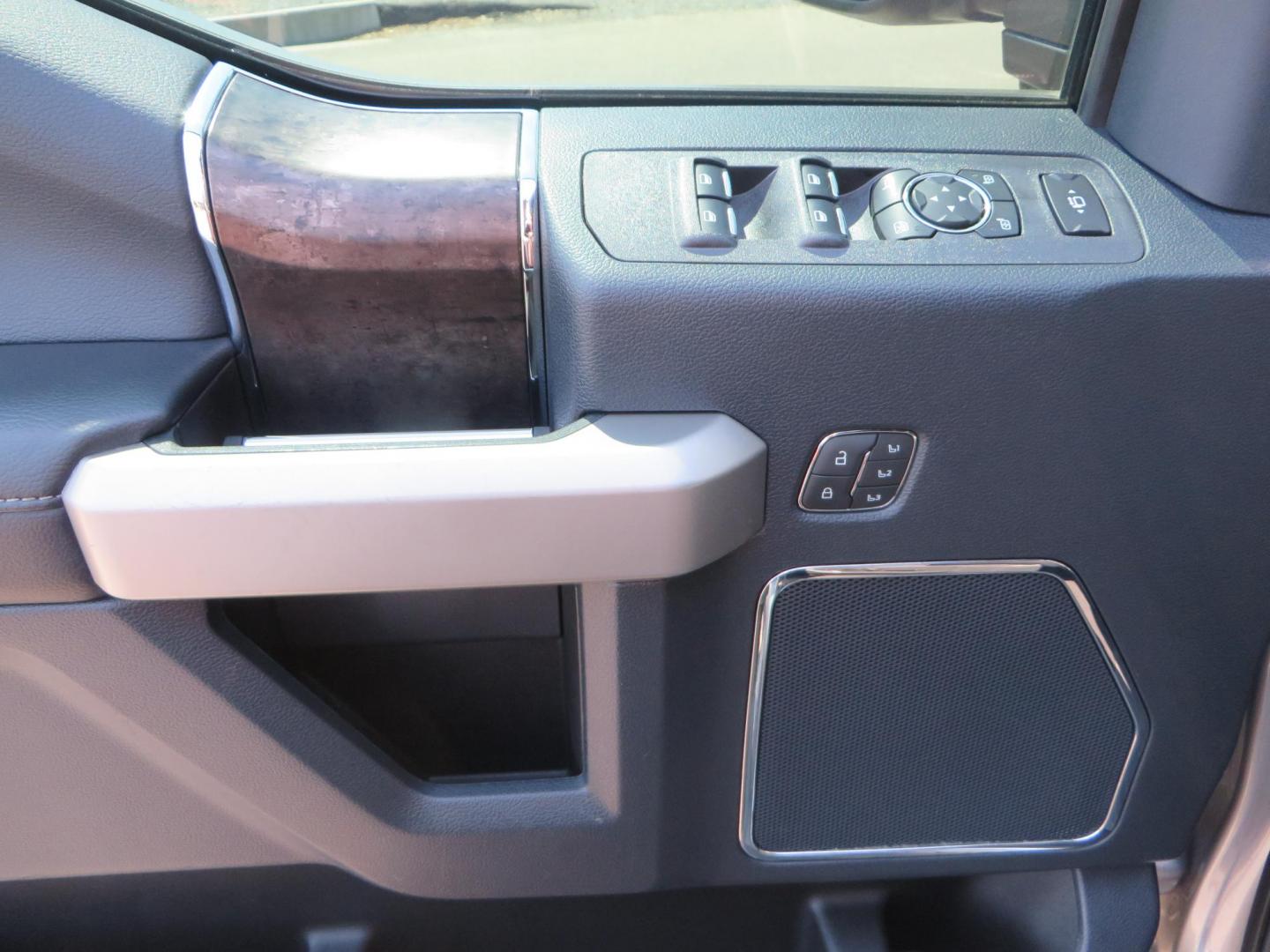 2022 SILVER /BLACK Ford F-250 SD Lariat Crew Cab 4WD (1FT8W2BT6NE) with an 6.7L V8 OHV 16V DIESEL engine, 6A transmission, located at 2630 Grass Valley Highway, Auburn, CA, 95603, (530) 508-5100, 38.937893, -121.095482 - Dont miss this F-250 sitting on a Carli Back Country suspension system, Fox remote reservoir shocks, Radius arms, Deaver rear springs, Torsion sway bar, upper and lower stabilizers, 37" Toyo RT Trail tires, 17" Innov8 G500 wheels, Baja Designs Fog light kit, Diamondback bedcover, Bed Molle panels, - Photo#26