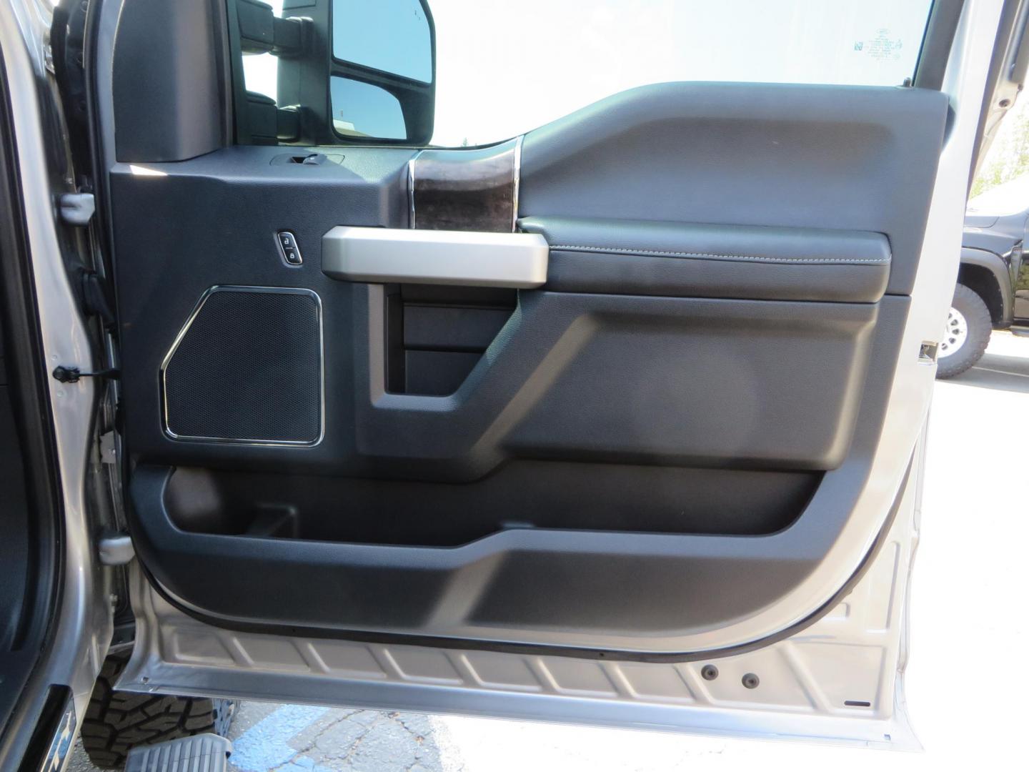 2022 SILVER /BLACK Ford F-250 SD Lariat Crew Cab 4WD (1FT8W2BT6NE) with an 6.7L V8 OHV 16V DIESEL engine, 6A transmission, located at 2630 Grass Valley Highway, Auburn, CA, 95603, (530) 508-5100, 38.937893, -121.095482 - Dont miss this F-250 sitting on a Carli Back Country suspension system, Fox remote reservoir shocks, Radius arms, Deaver rear springs, Torsion sway bar, upper and lower stabilizers, 37" Toyo RT Trail tires, 17" Innov8 G500 wheels, Baja Designs Fog light kit, Diamondback bedcover, Bed Molle panels, - Photo#61