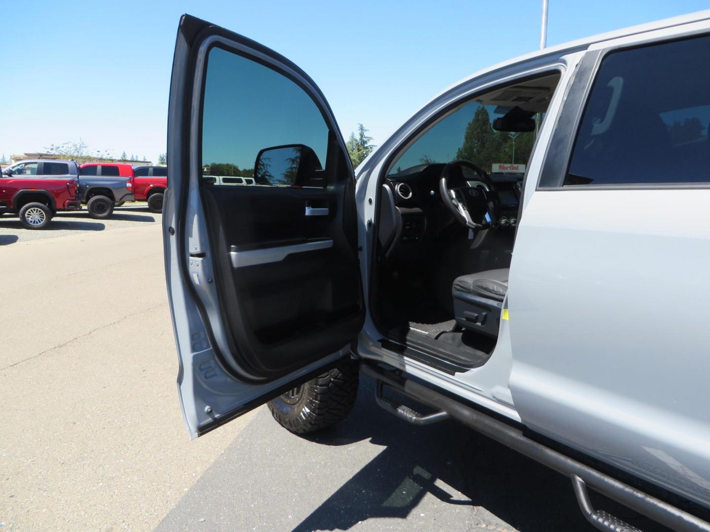 2018 Gray /Black Toyota Tundra SR5 5.7L V8 CrewMax 4WD (5TFDY5F15JX) with an 5.7L V8 DOHC 32V engine, 6A transmission, located at 2630 Grass Valley Highway, Auburn, CA, 95603, (530) 508-5100, 38.937893, -121.095482 - Lifted Tundra sitting on a Pro Comp 6" Lift kit, 37" Nitto Ridge Grappler tires, 20" Fuel Recoil wheels, N-Fab running boards, Grille Mounted Light Bar, Bilstein 5100 rear shocks, TRD dual exhaust, Fender Flarew, and window tint. - Photo#16