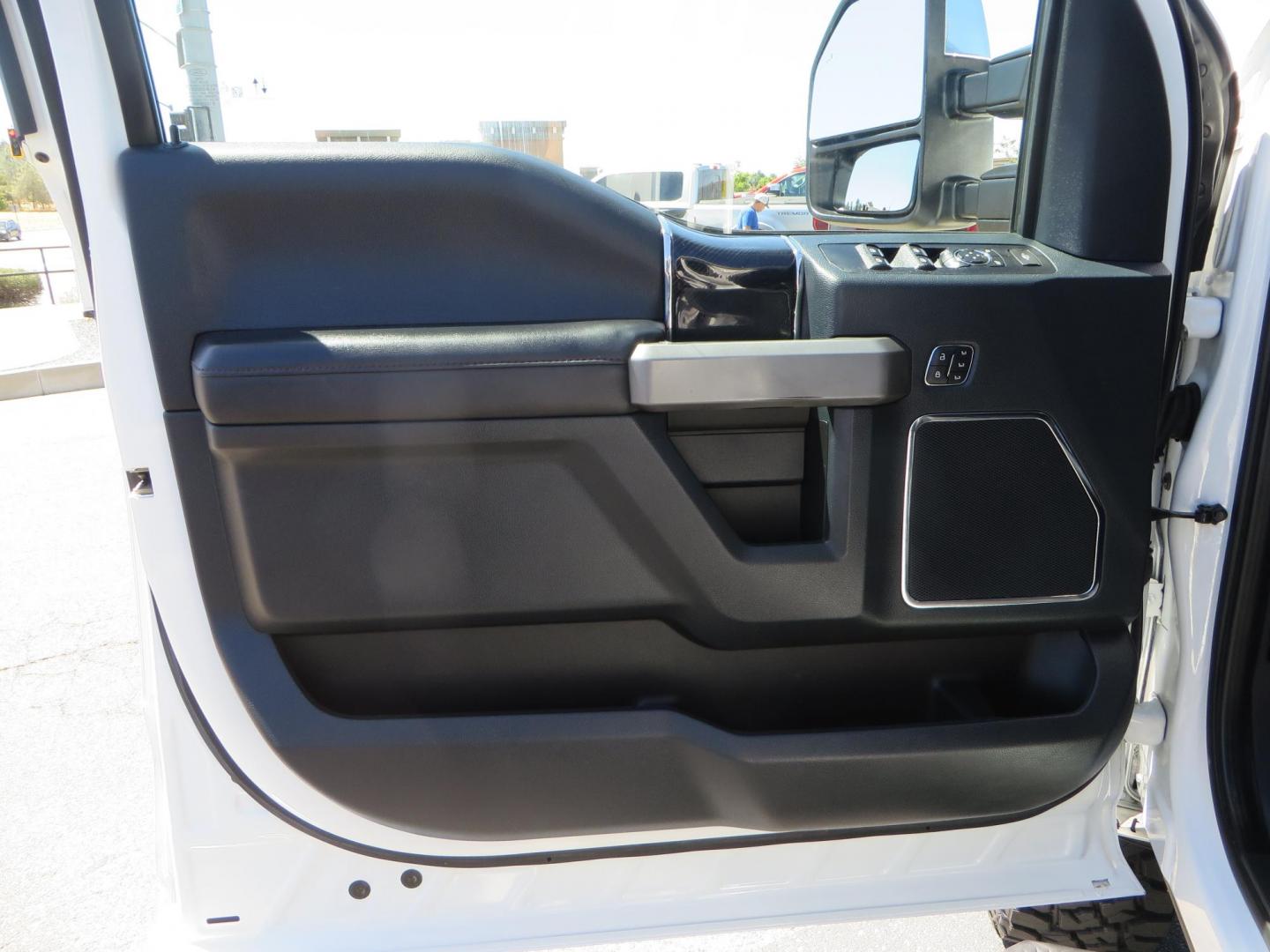 2022 White /BLACK Ford F-350 SD Platinum Crew Cab 4WD (1FT8W3BT2NE) with an 6.7L V8 OHV 16V DIESEL engine, 6A transmission, located at 2630 Grass Valley Highway, Auburn, CA, 95603, (530) 508-5100, 38.937893, -121.095482 - Features a BDS 2" level kit, Fox shocks, 18" Method MR323 wheels, 37" Toyo RT Pro tires, UWS tool box, folding bedcover. - Photo#20