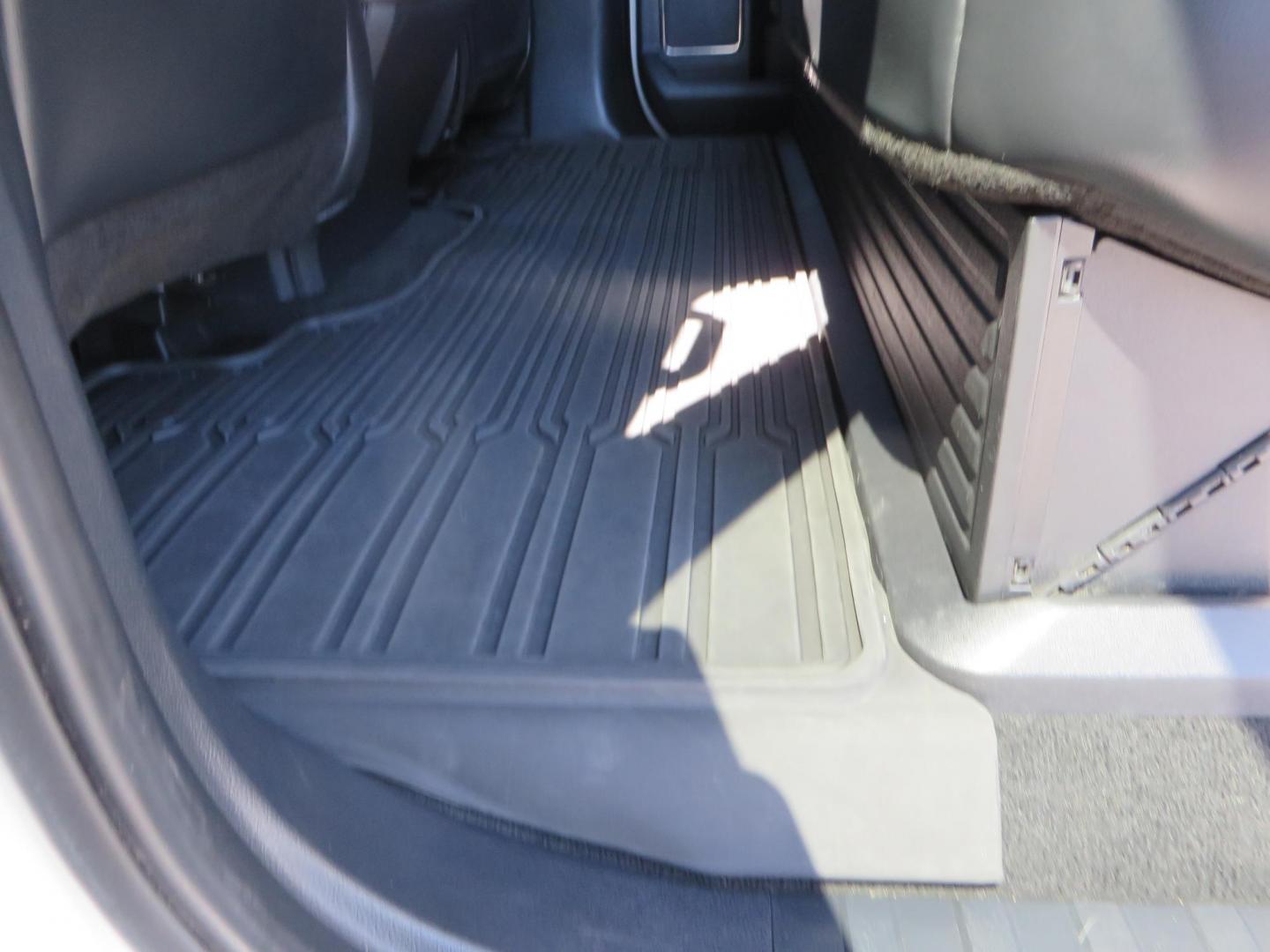 2022 White /BLACK Ford F-350 SD Platinum Crew Cab 4WD (1FT8W3BT2NE) with an 6.7L V8 OHV 16V DIESEL engine, 6A transmission, located at 2630 Grass Valley Highway, Auburn, CA, 95603, (530) 508-5100, 38.937893, -121.095482 - Features a BDS 2" level kit, Fox shocks, 18" Method MR323 wheels, 37" Toyo RT Pro tires, UWS tool box, folding bedcover. - Photo#54